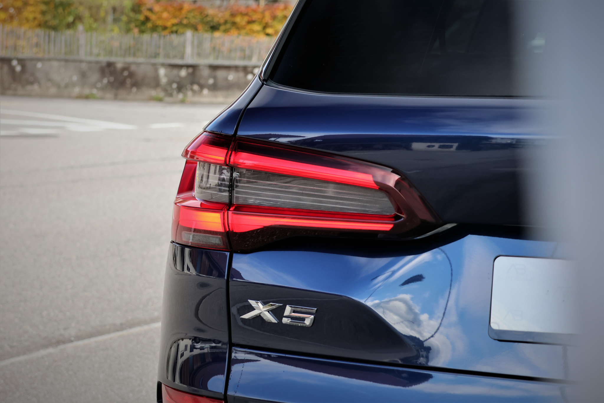 listing desktop thumbnail image 4