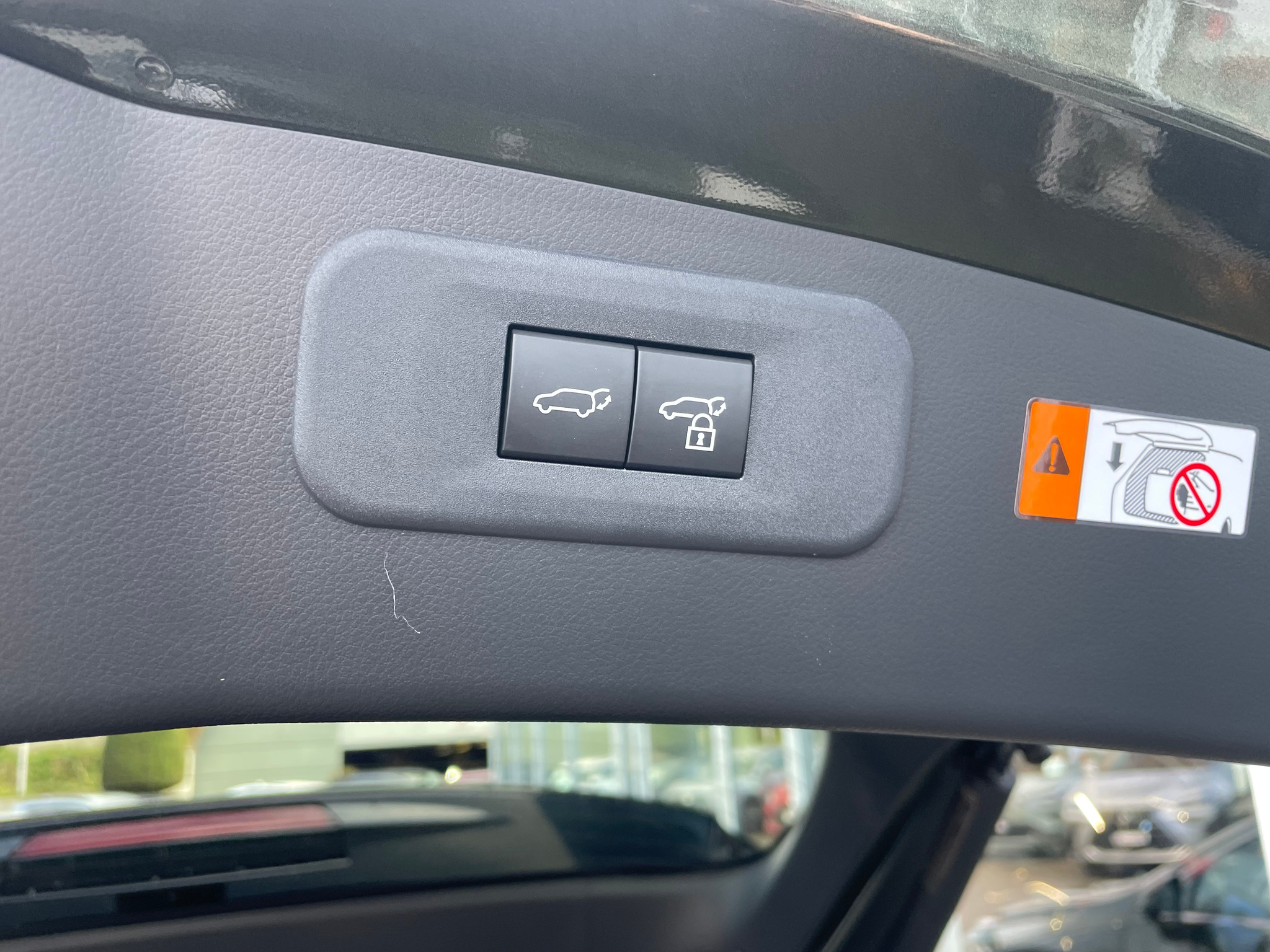 listing desktop thumbnail image 11