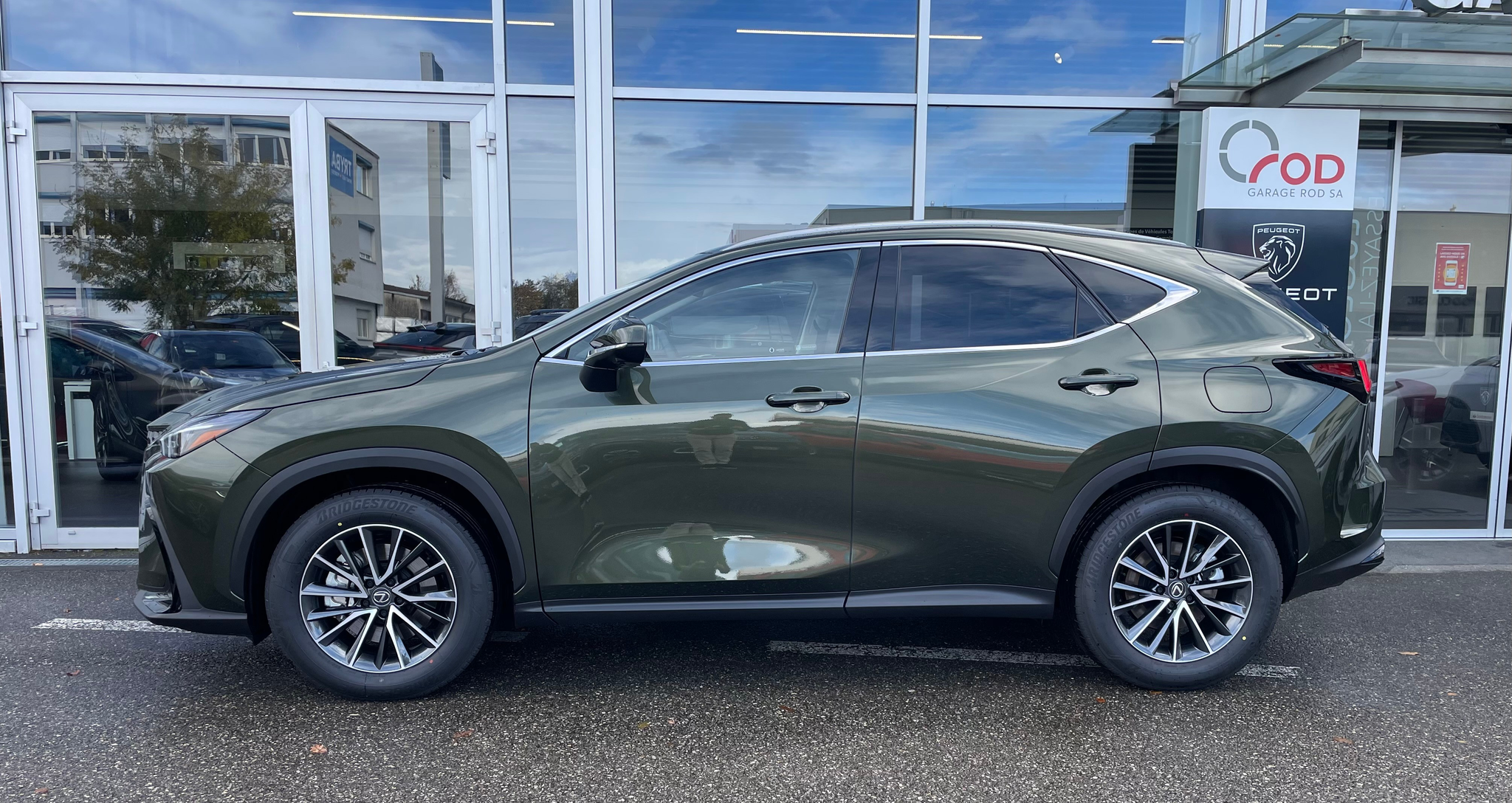 listing desktop thumbnail image 2