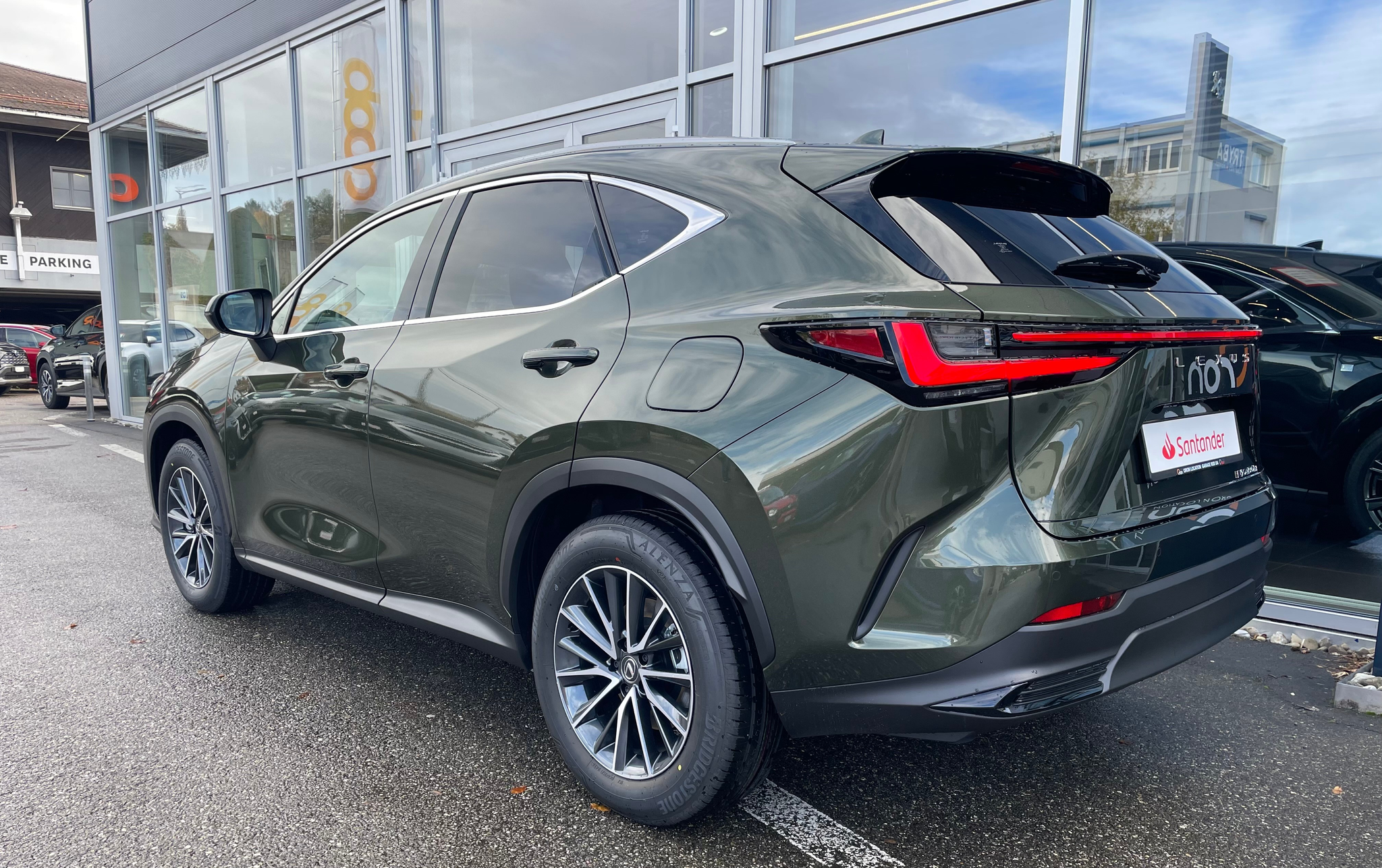 listing desktop thumbnail image 3