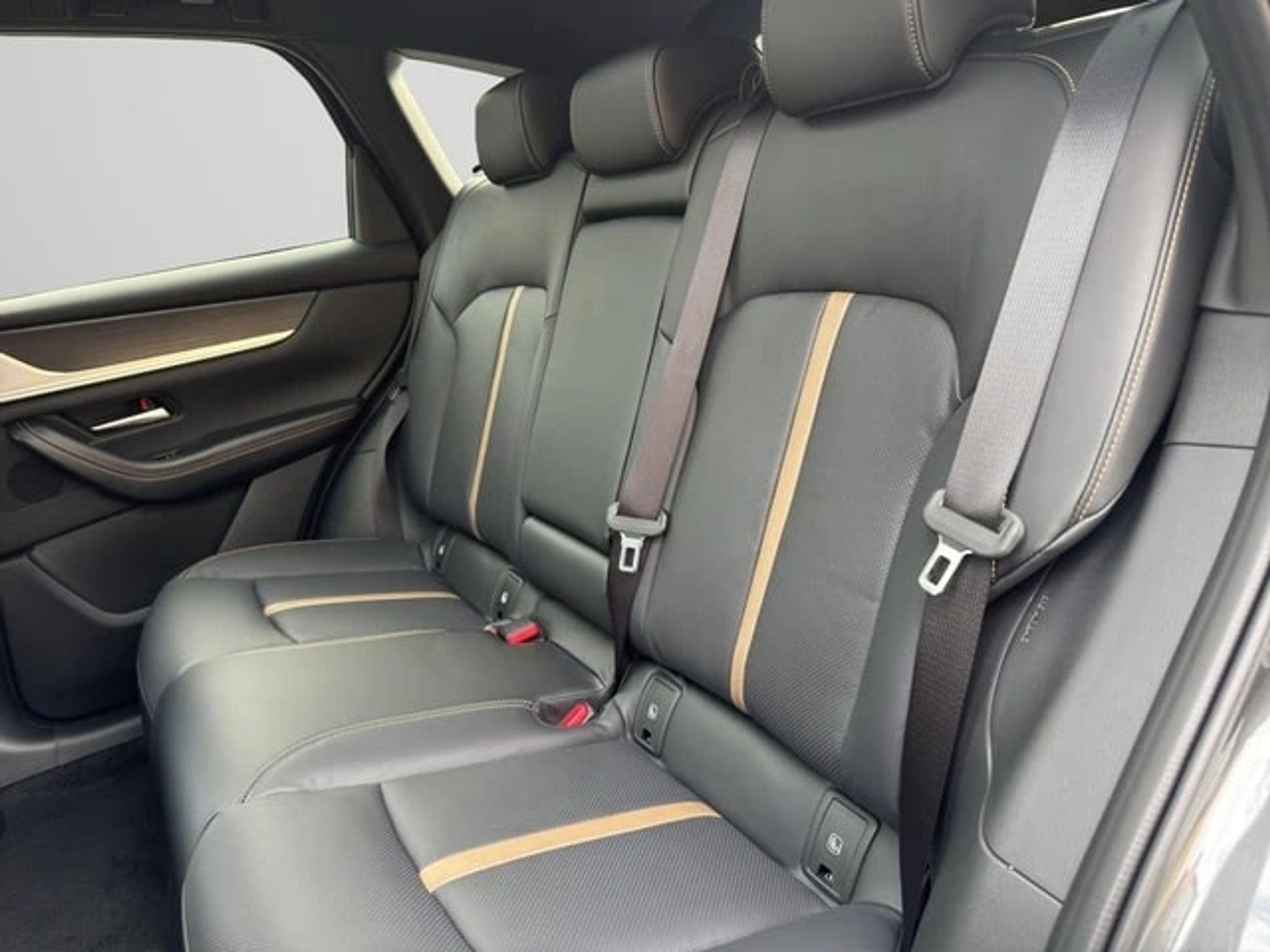 listing desktop thumbnail image 10