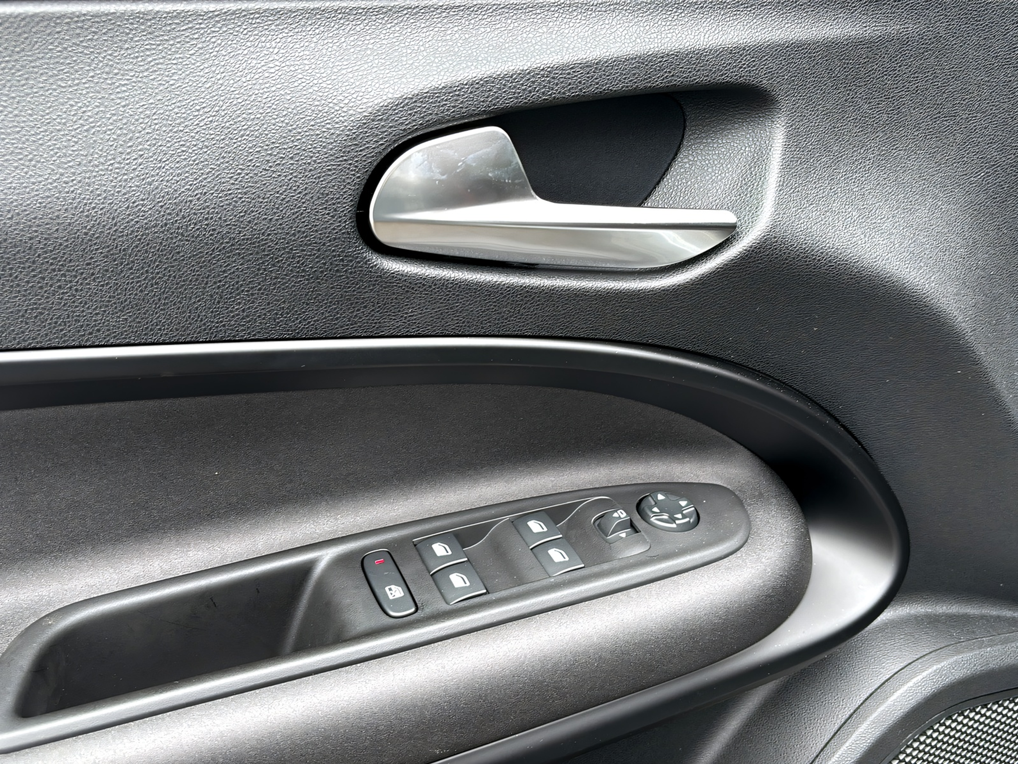 listing desktop thumbnail image 12