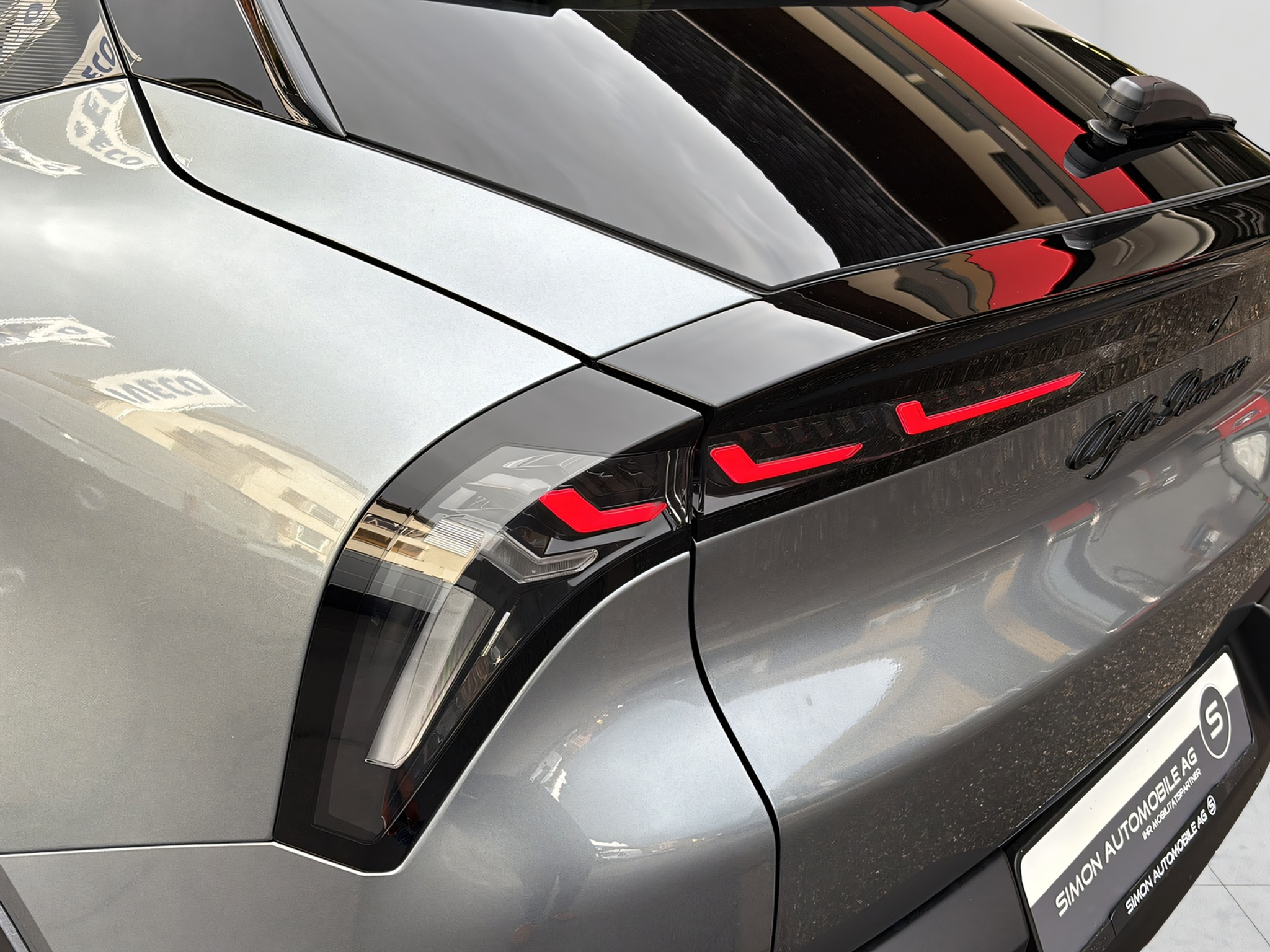 listing desktop thumbnail image 7