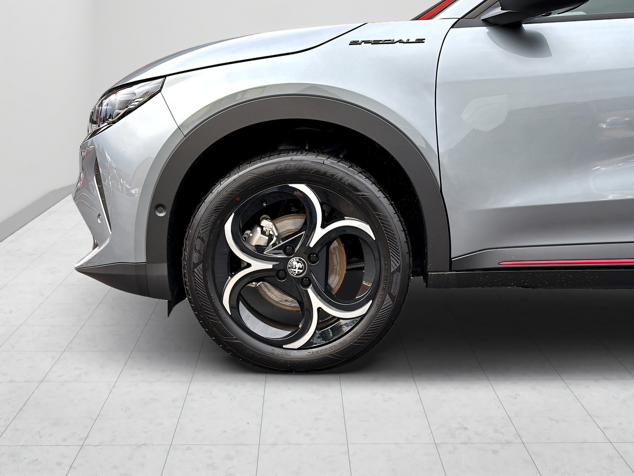 listing desktop thumbnail image 3