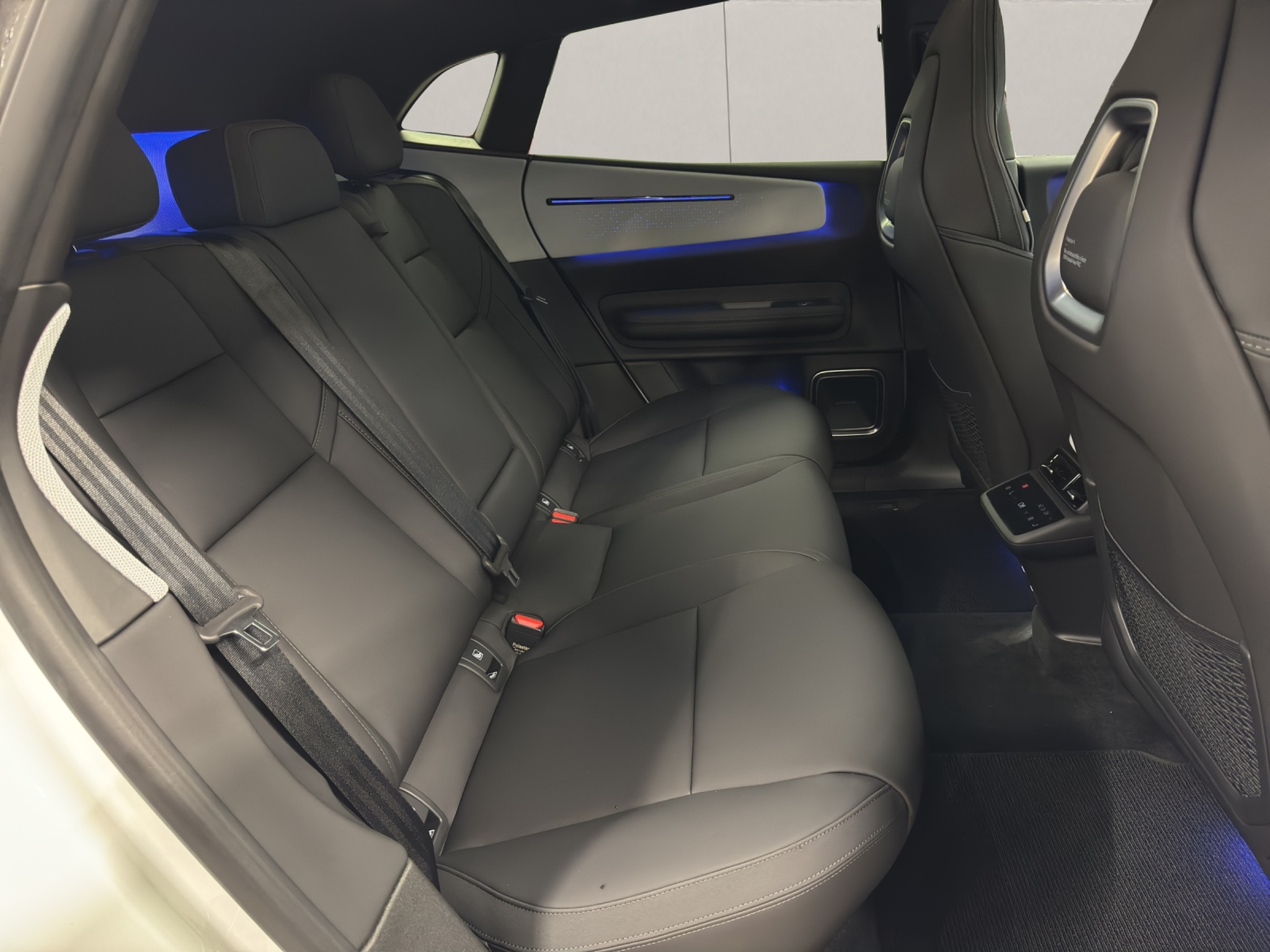 listing desktop thumbnail image 13