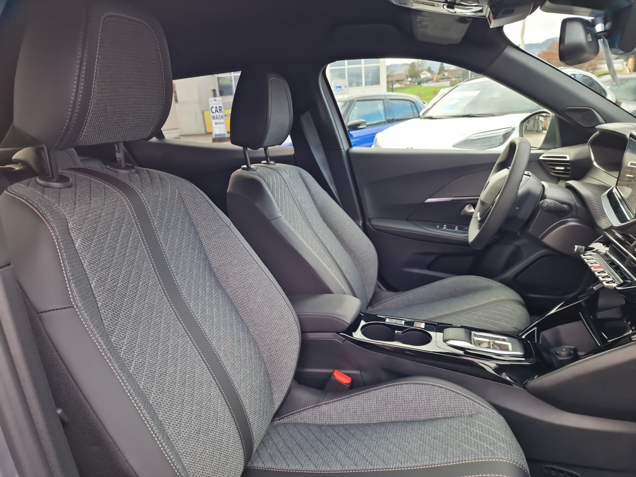 listing desktop thumbnail image 13