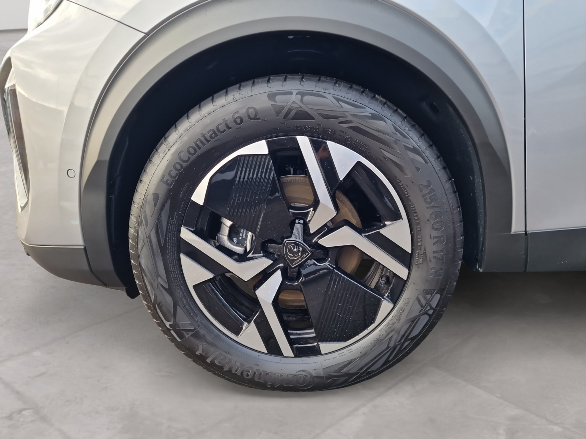 listing desktop thumbnail image 8