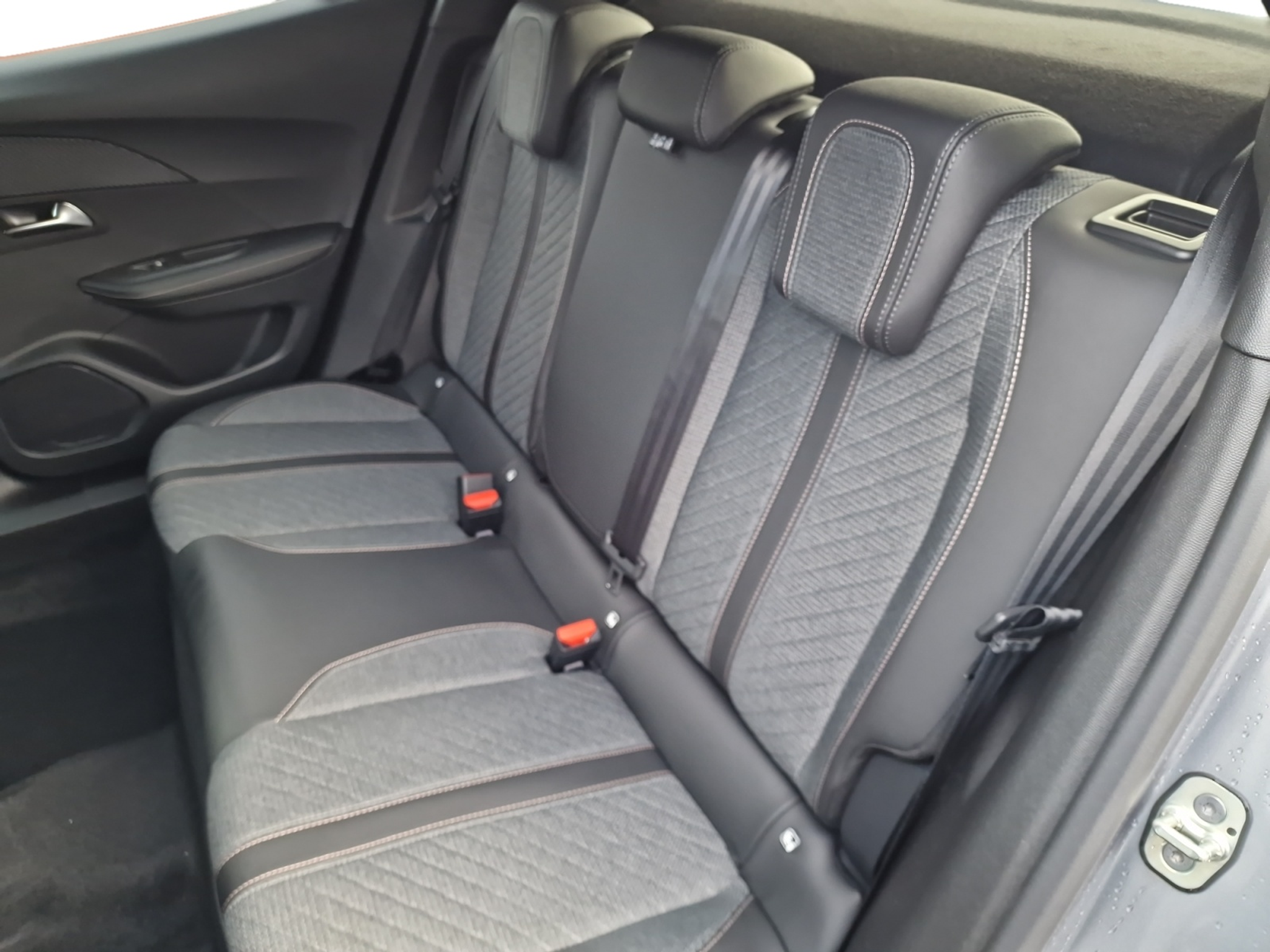 listing desktop thumbnail image 24