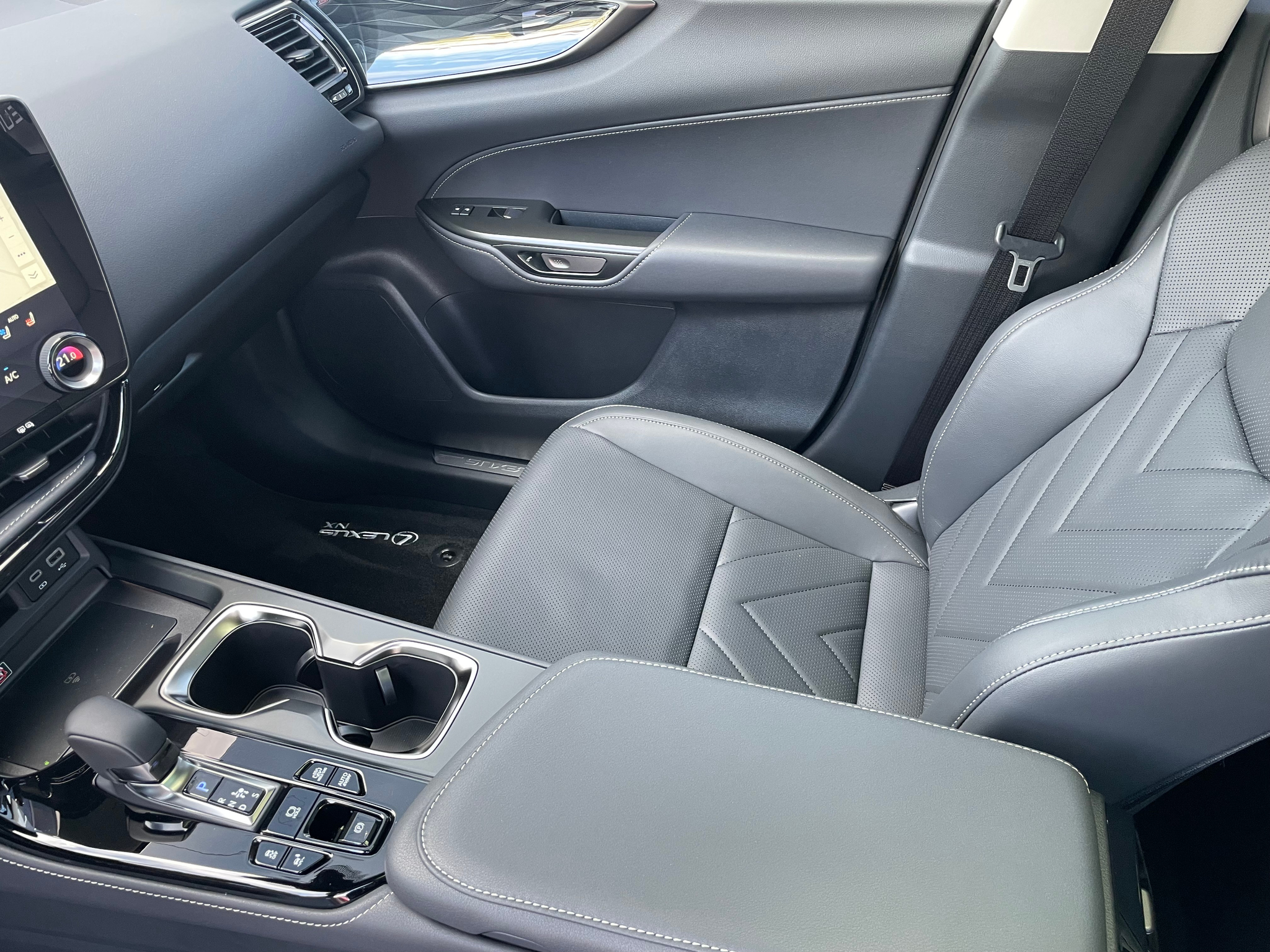 listing desktop thumbnail image 15