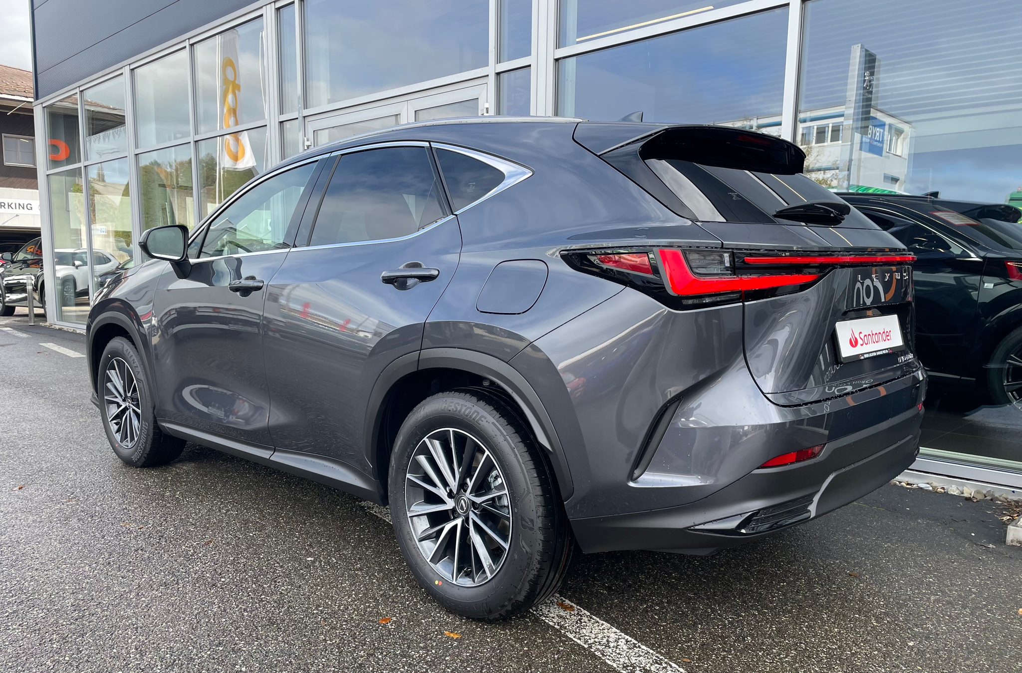 listing desktop thumbnail image 3