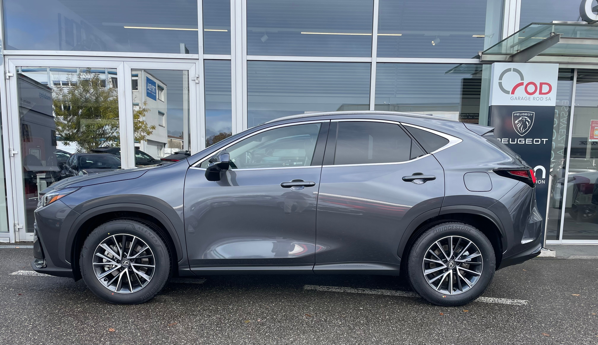 listing desktop thumbnail image 2