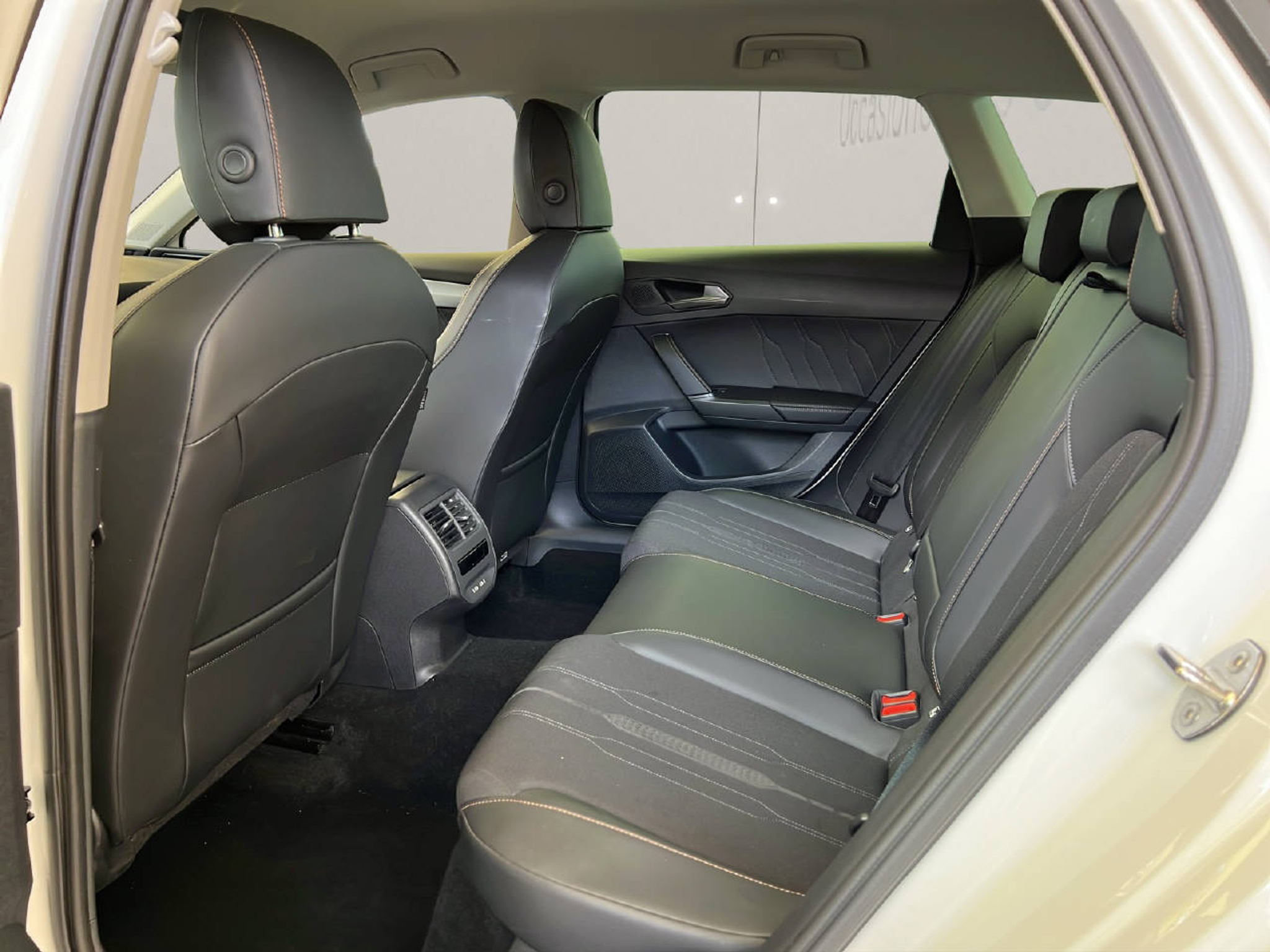 listing desktop thumbnail image 17