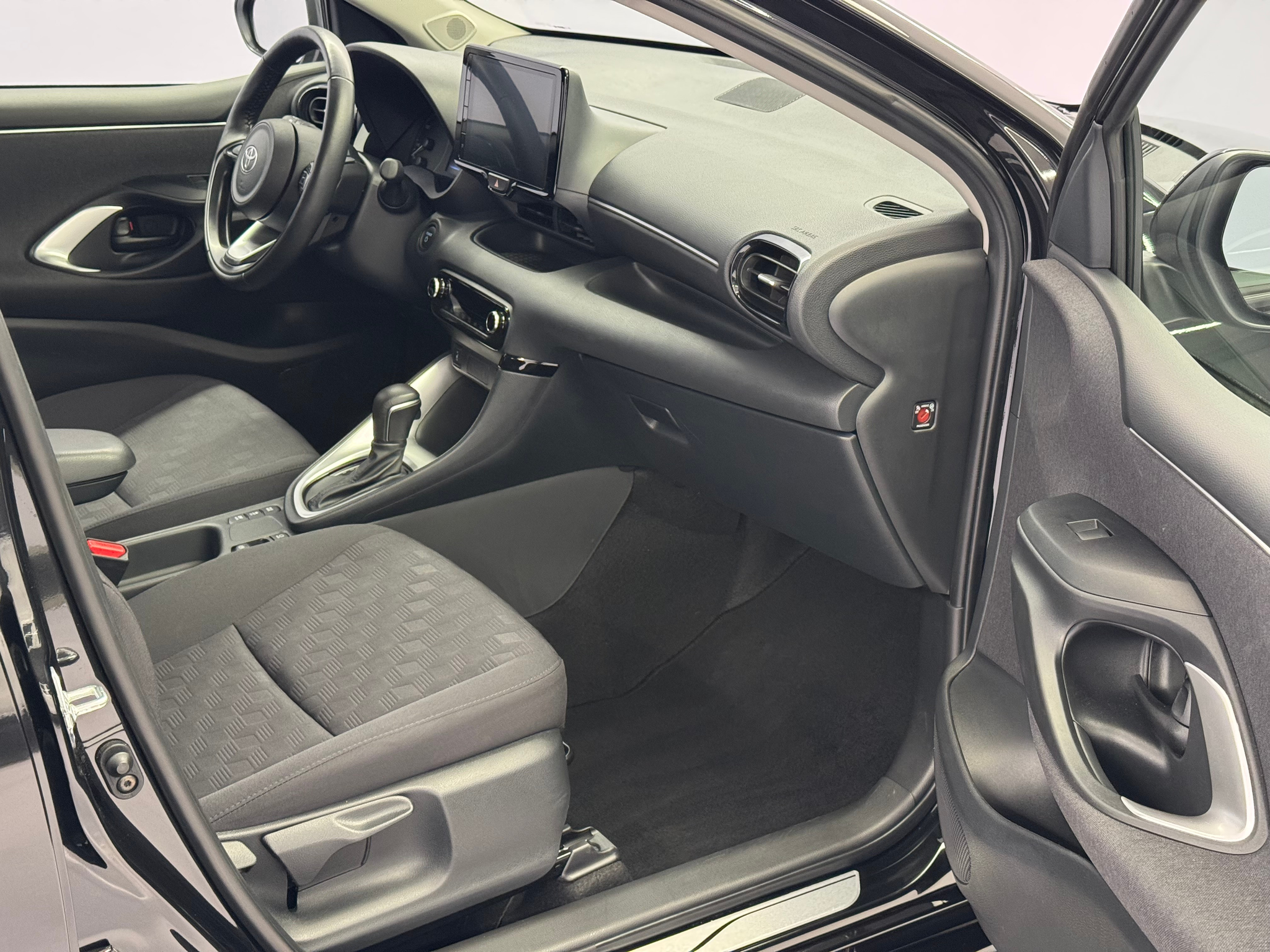 listing desktop thumbnail image 7