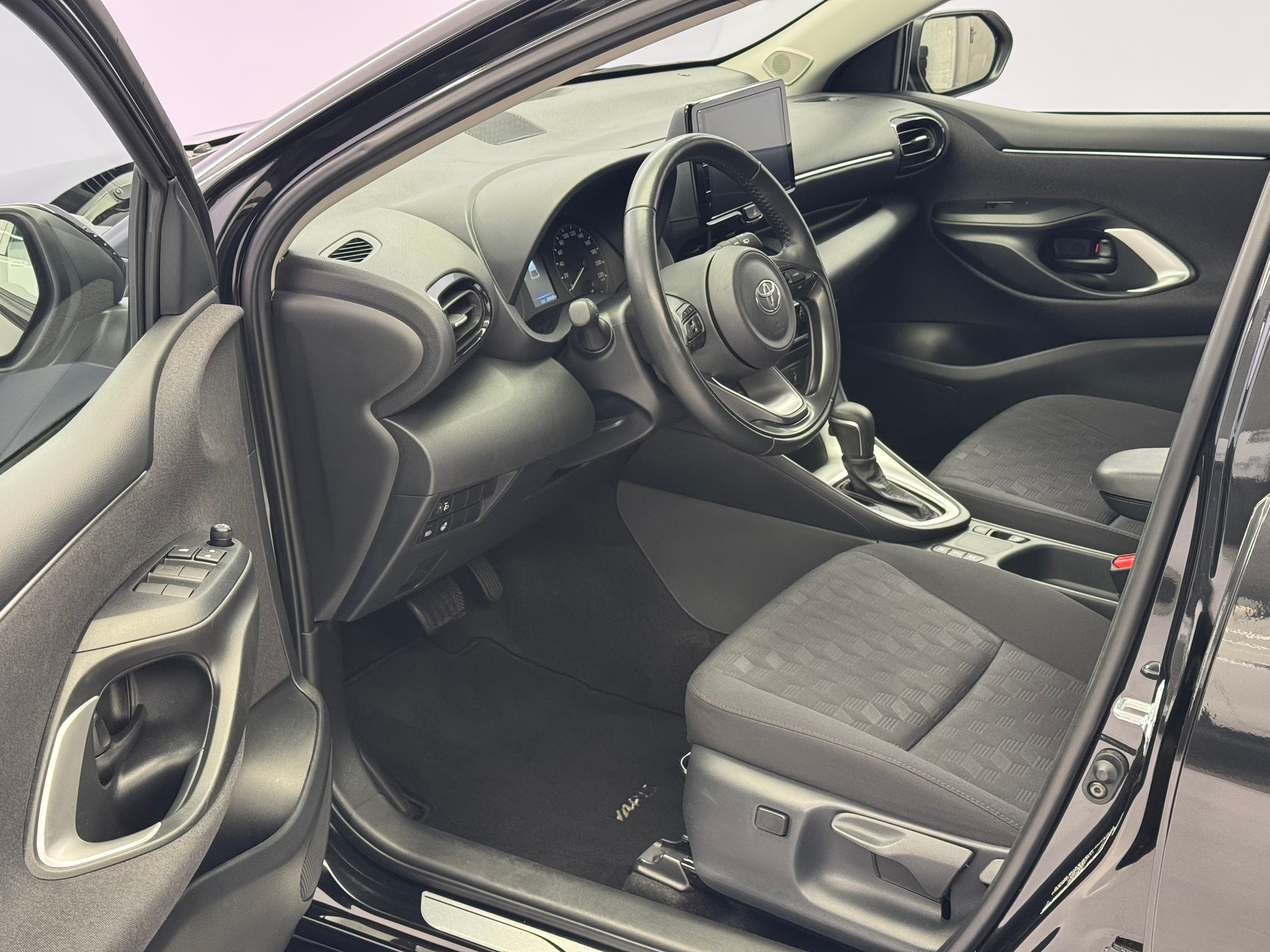 listing desktop thumbnail image 6