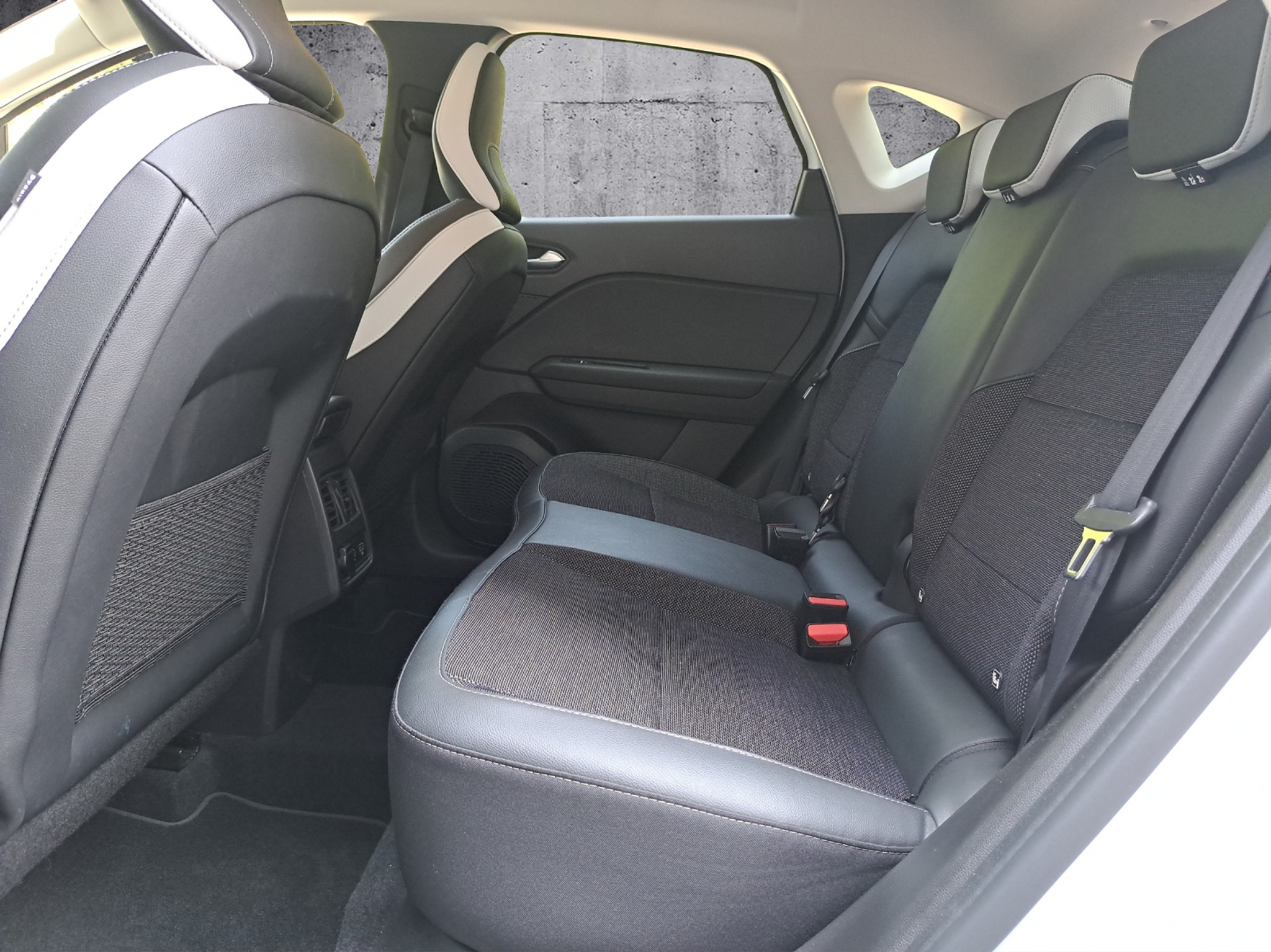 listing desktop thumbnail image 13