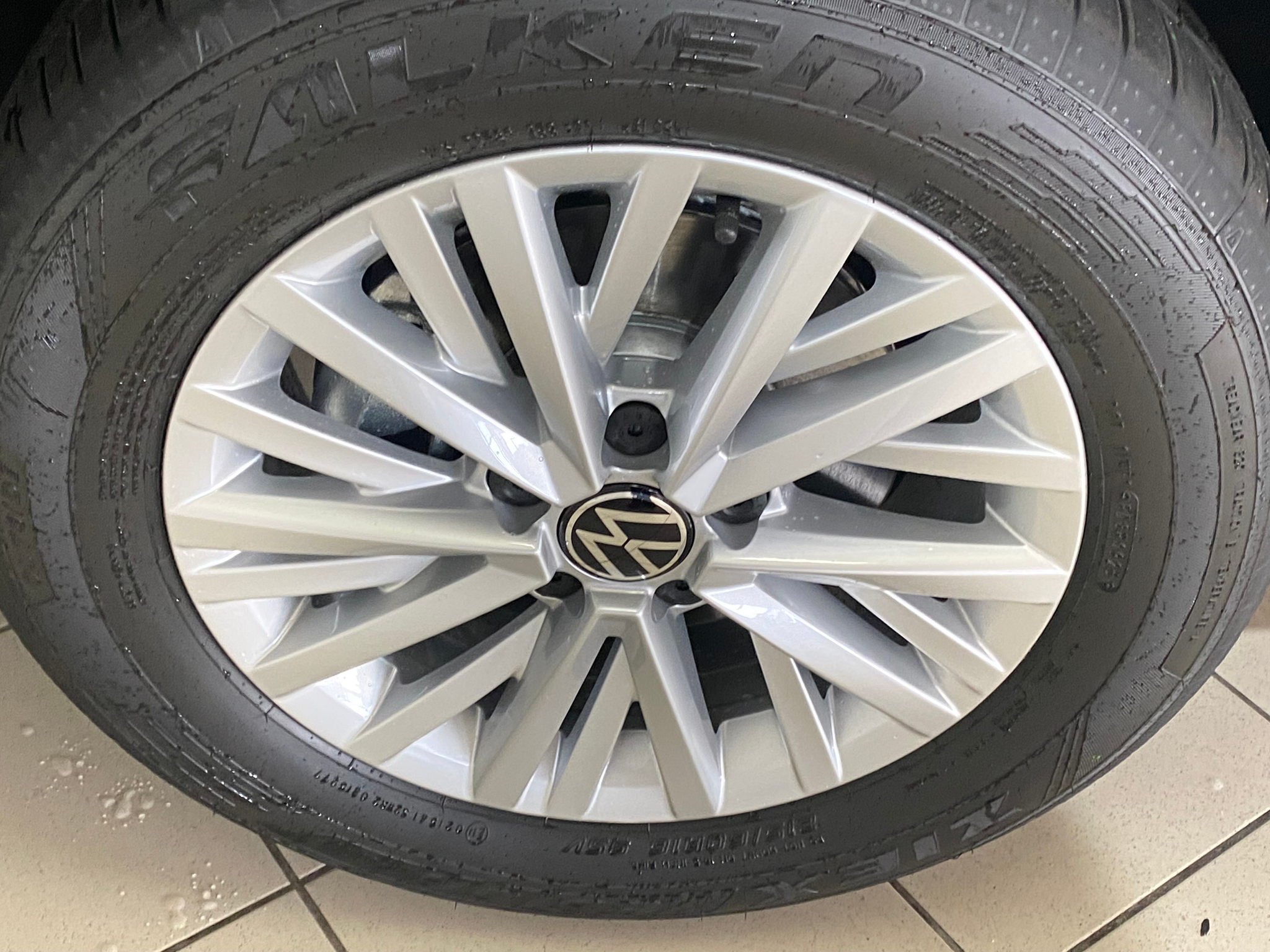 listing desktop thumbnail image 4