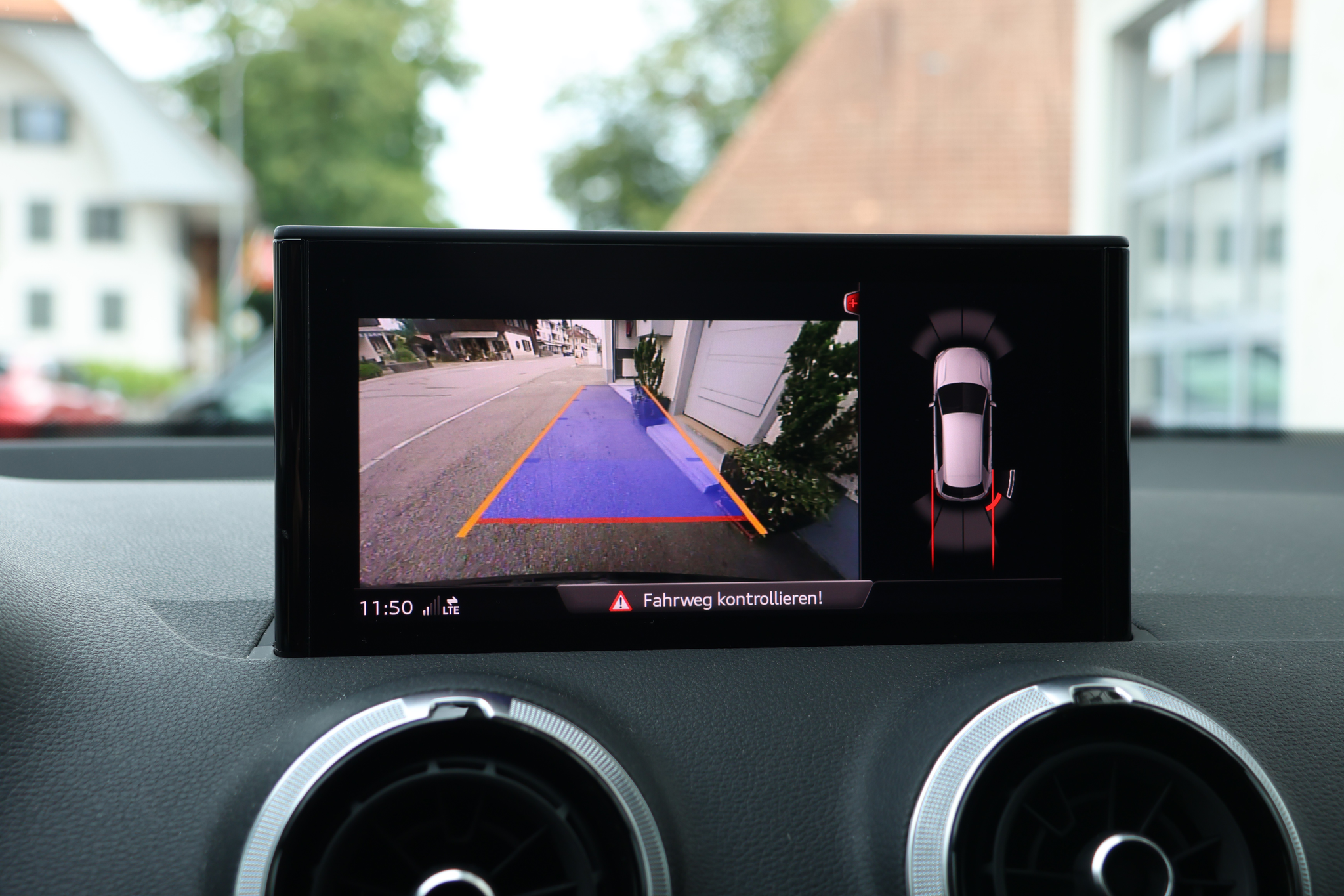 listing desktop thumbnail image 19