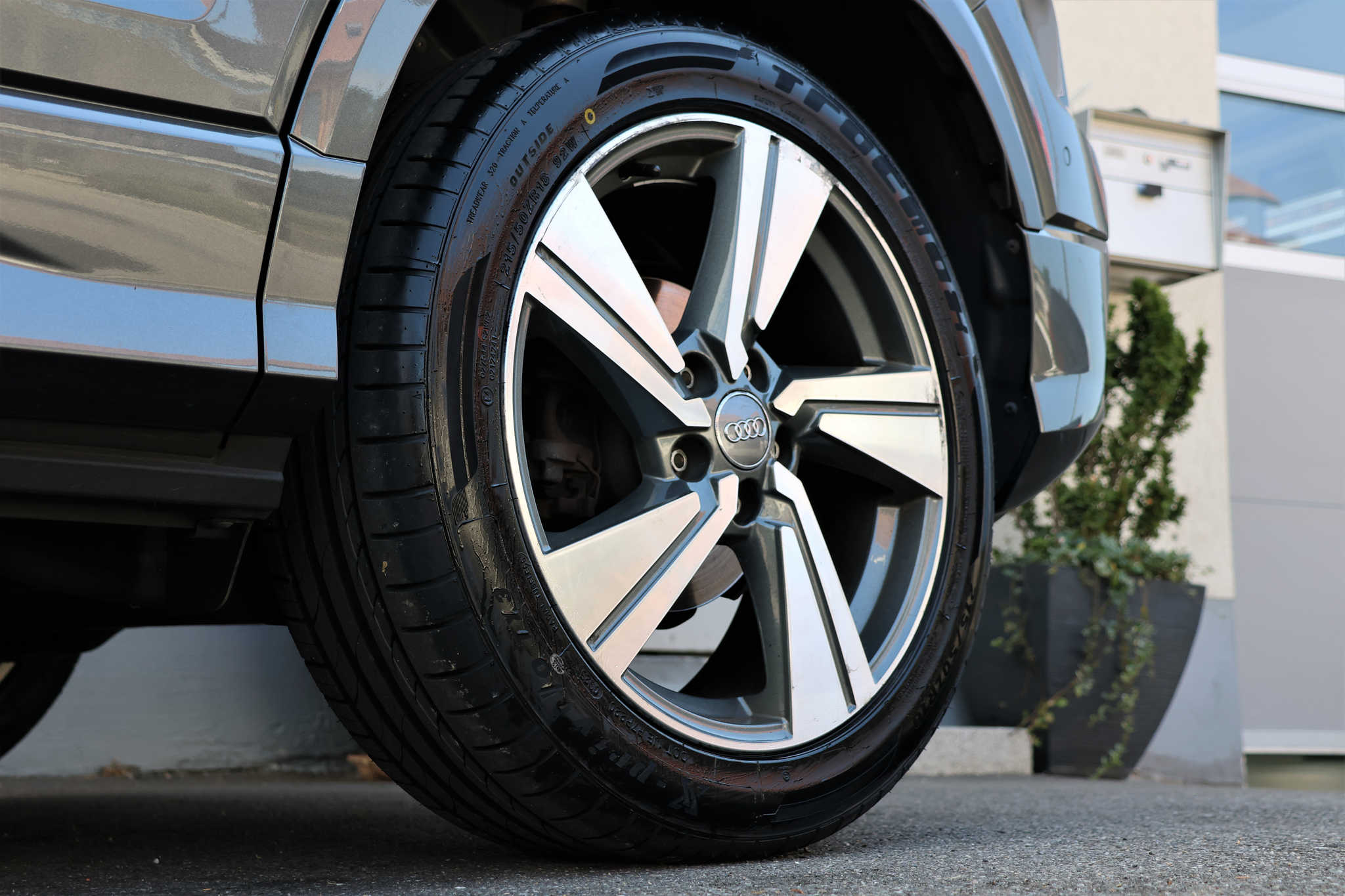 listing desktop thumbnail image 6