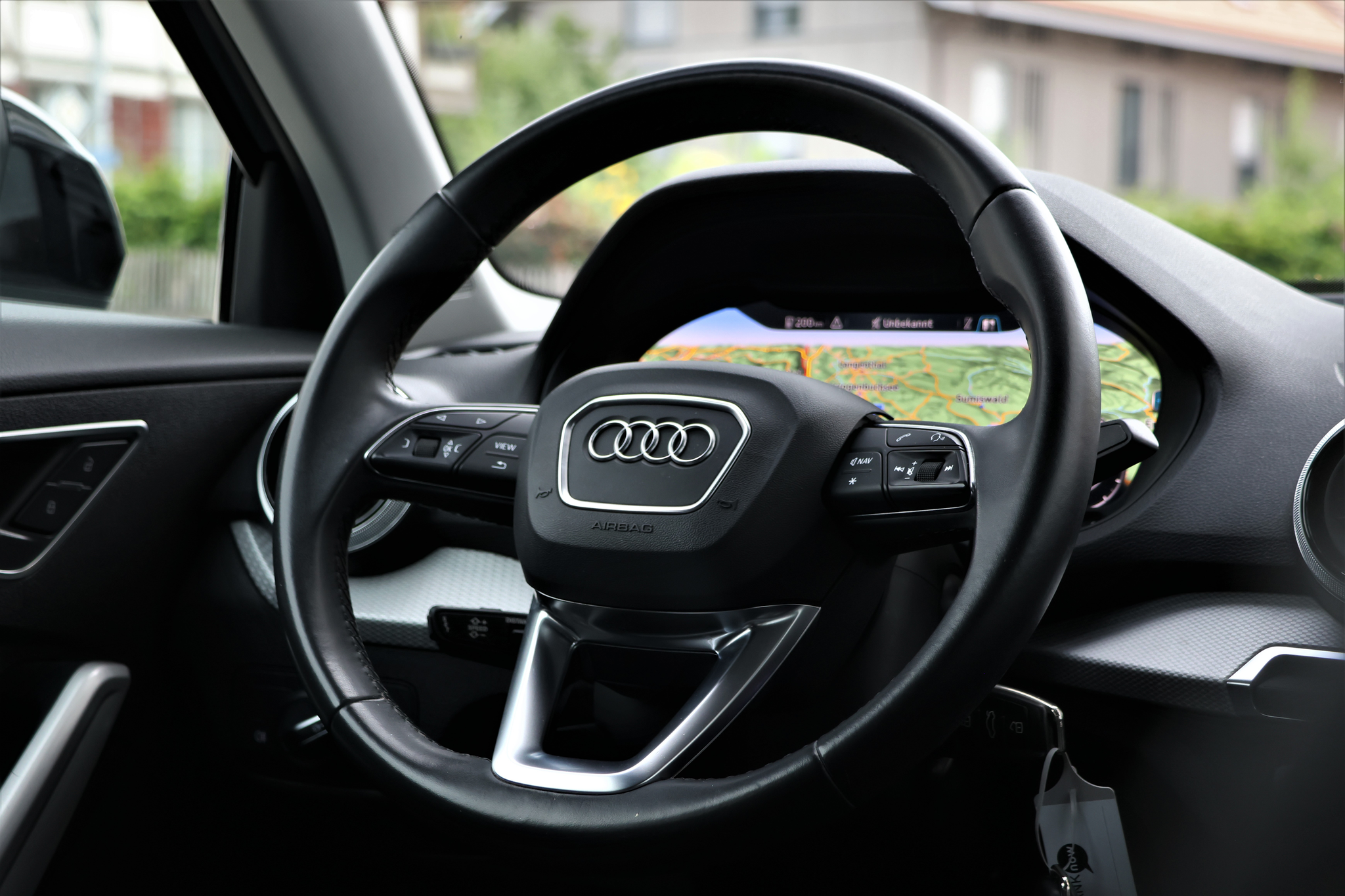 listing desktop thumbnail image 13