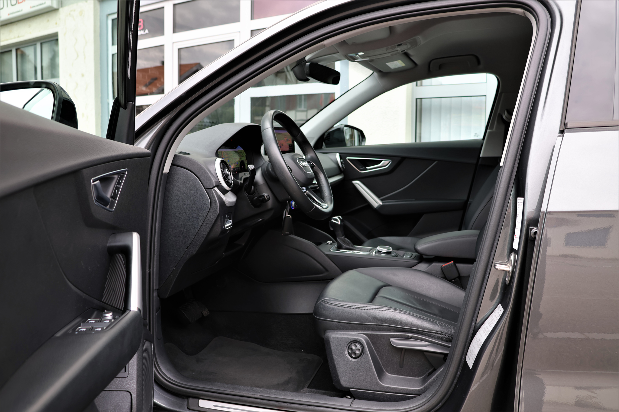 listing desktop thumbnail image 8