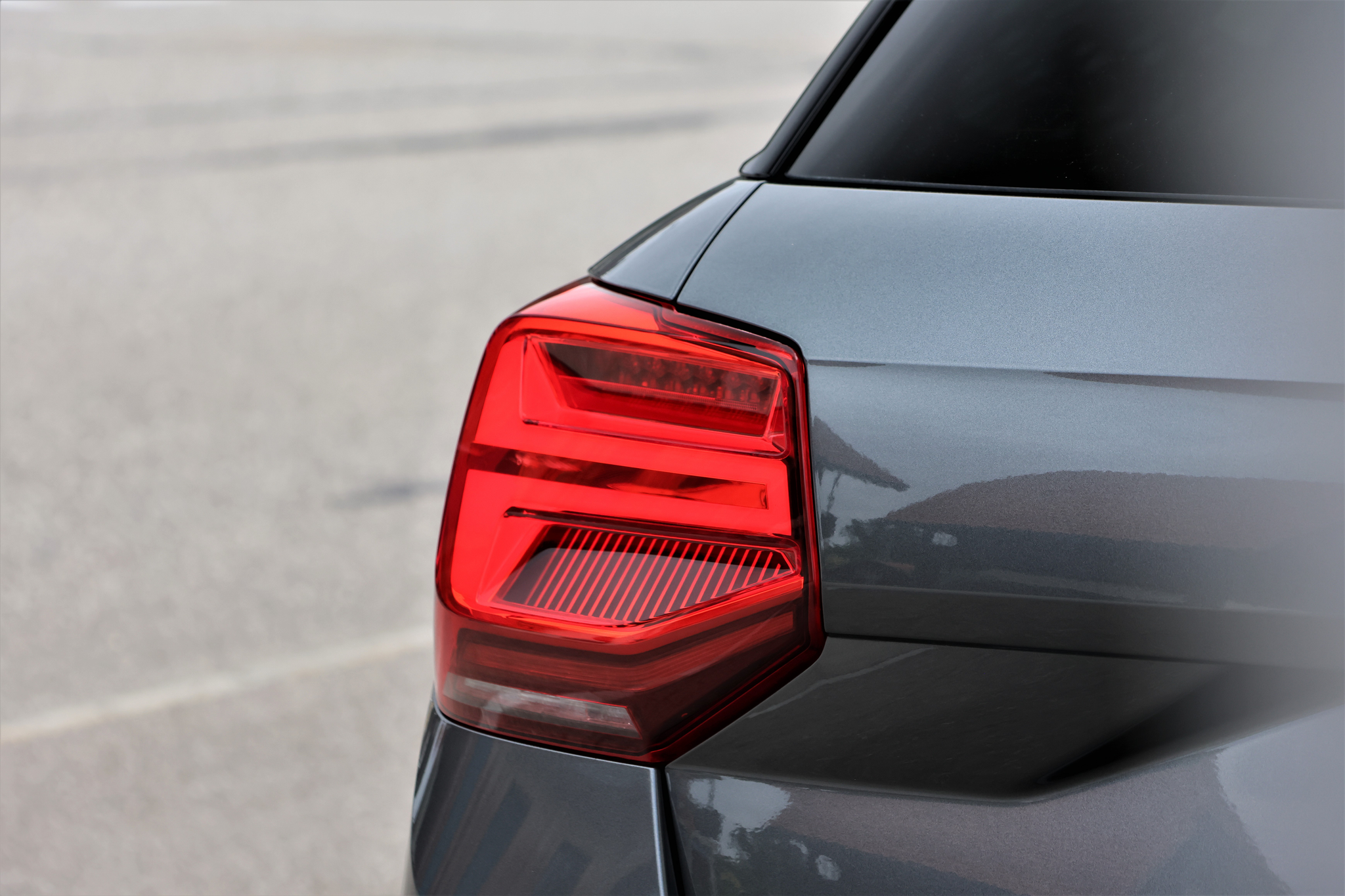 listing desktop thumbnail image 4