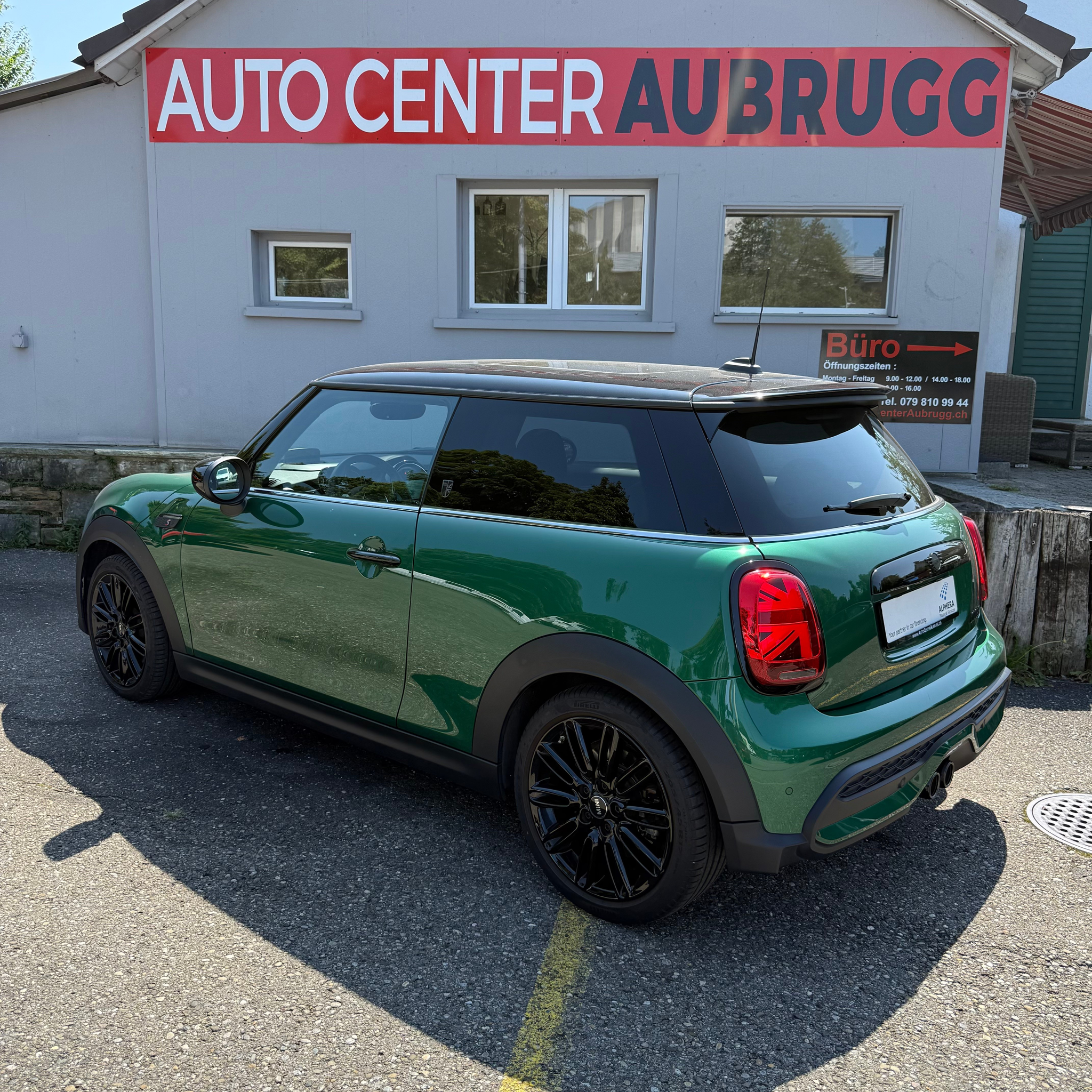 listing desktop thumbnail image 1