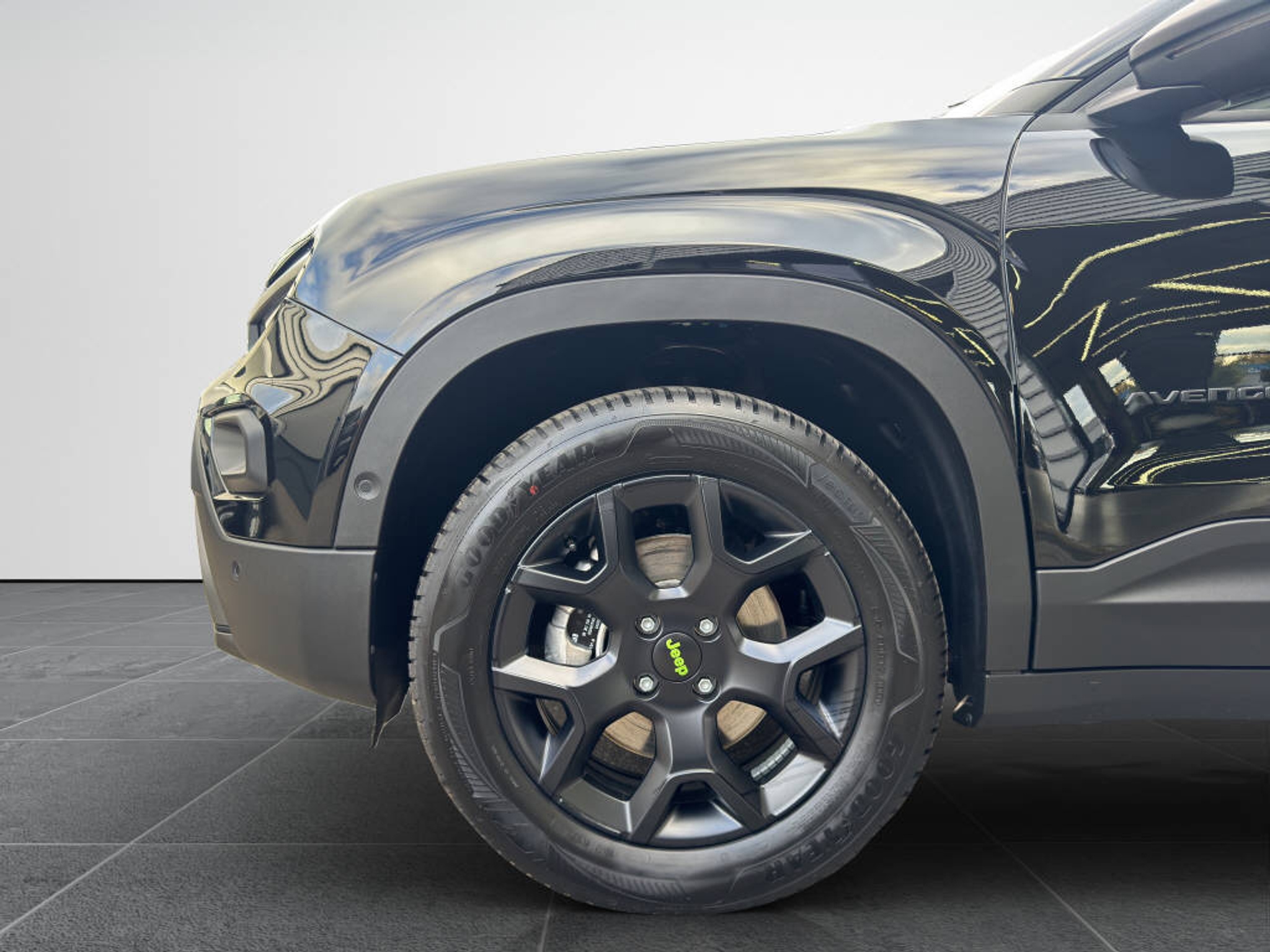 listing desktop thumbnail image 18