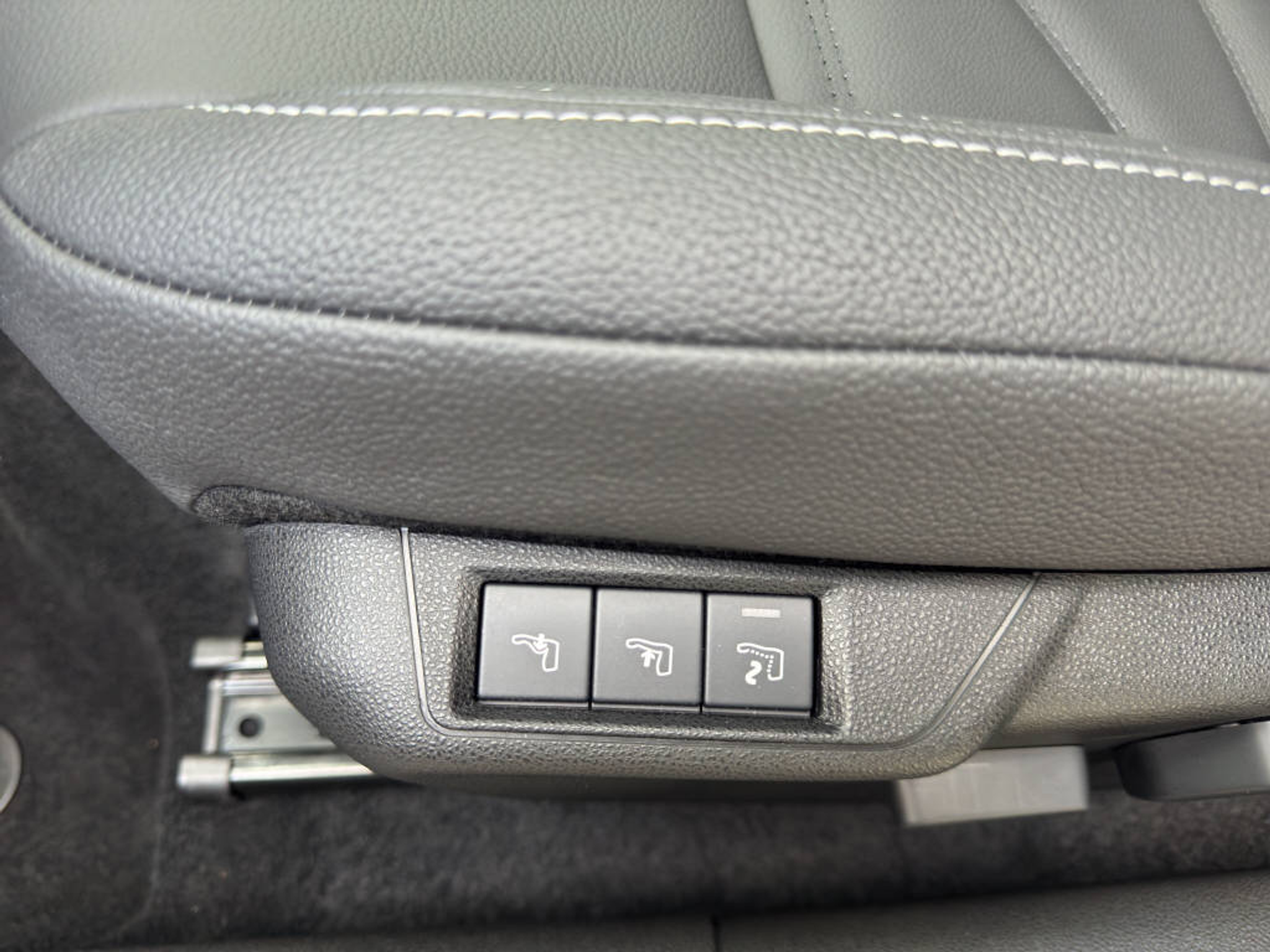 listing desktop thumbnail image 17