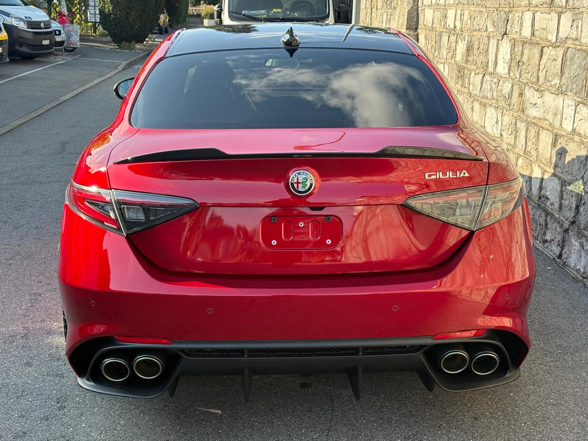 listing desktop thumbnail image 3