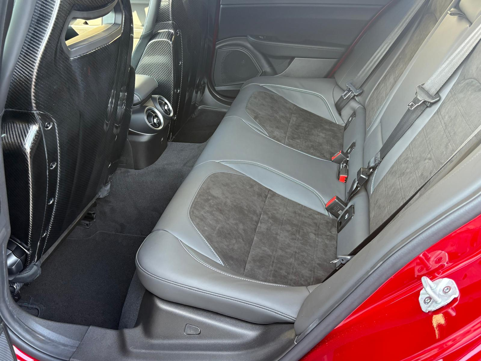 listing desktop thumbnail image 8