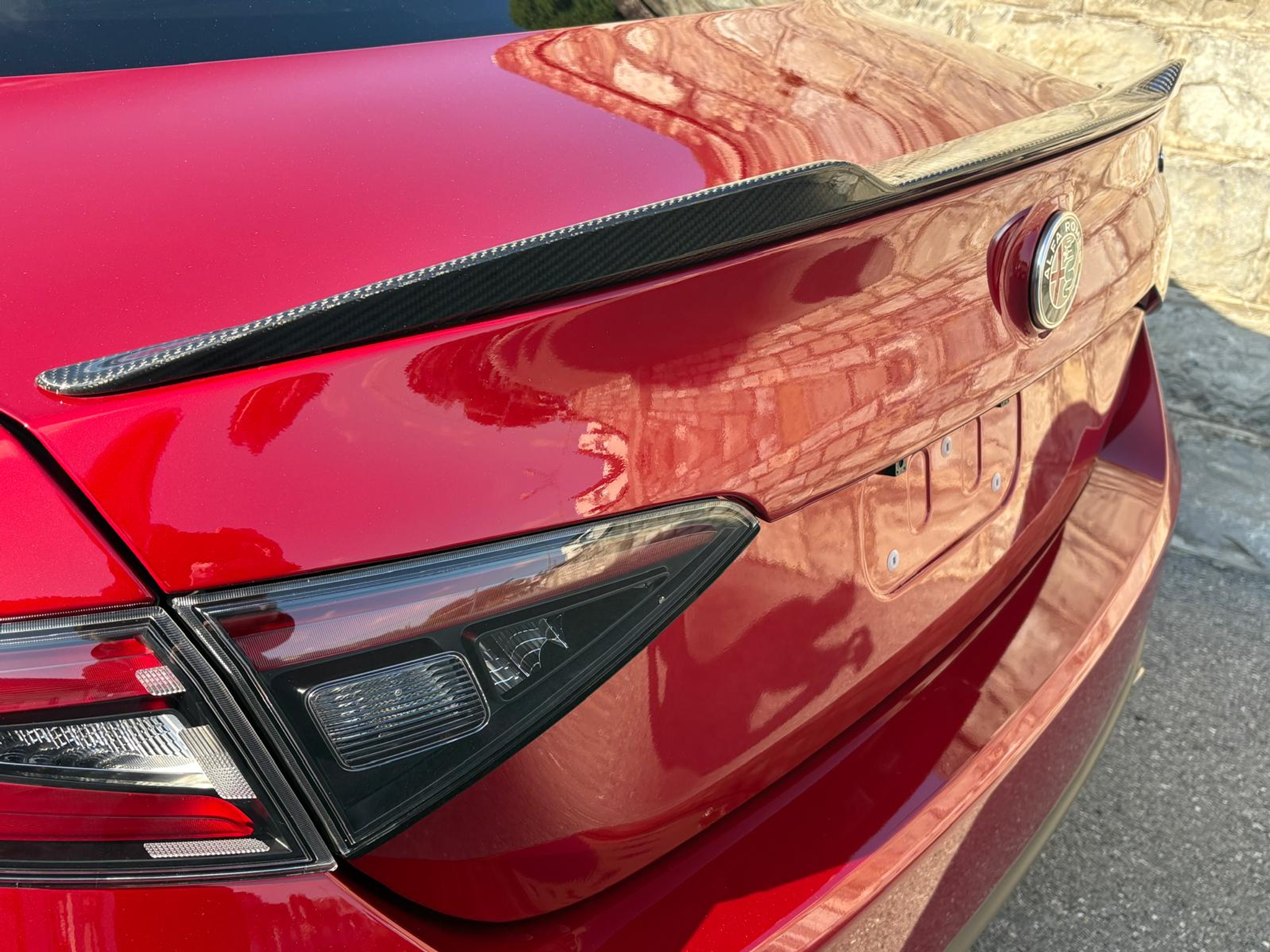 listing desktop thumbnail image 18