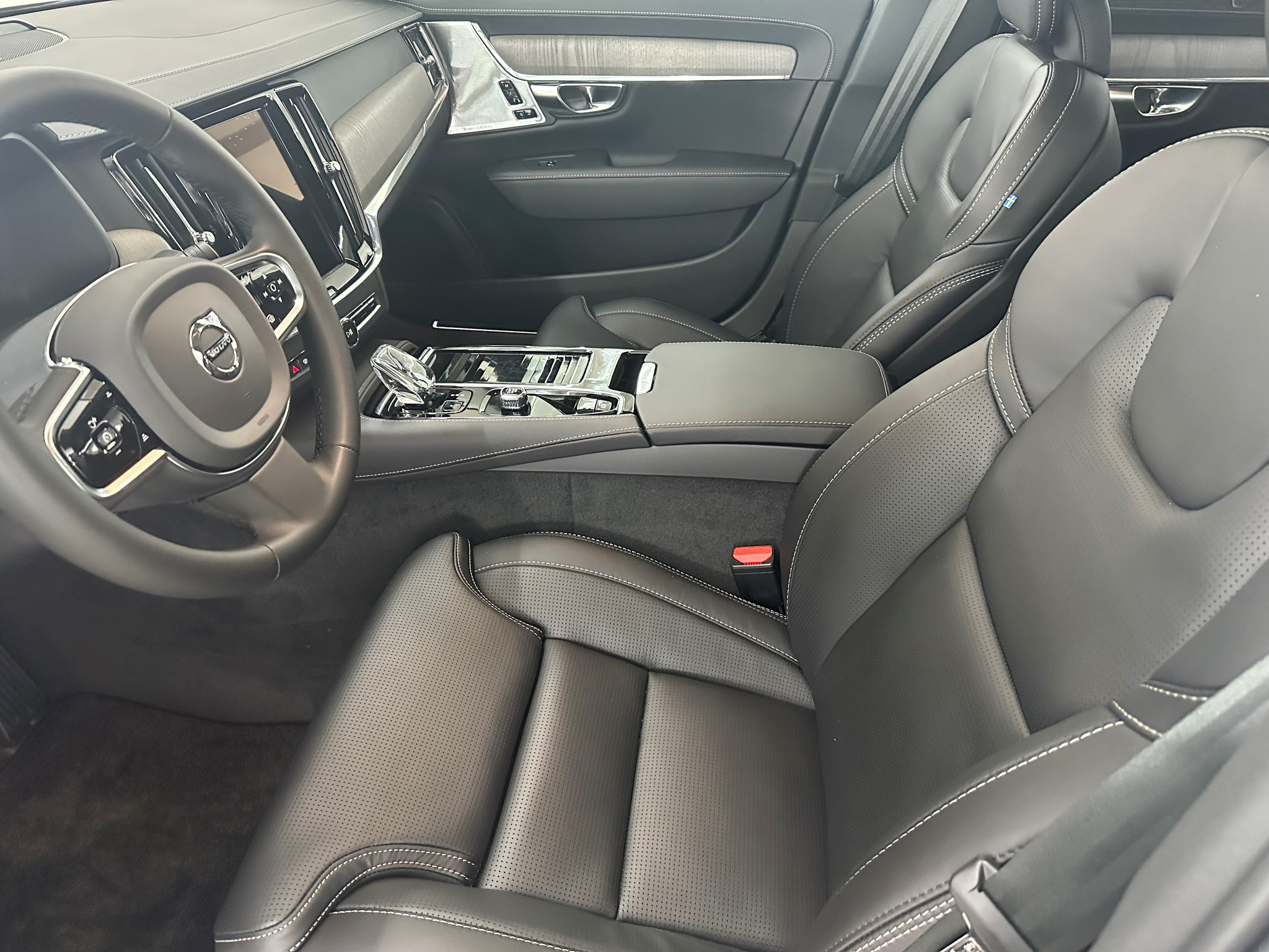 listing desktop thumbnail image 3