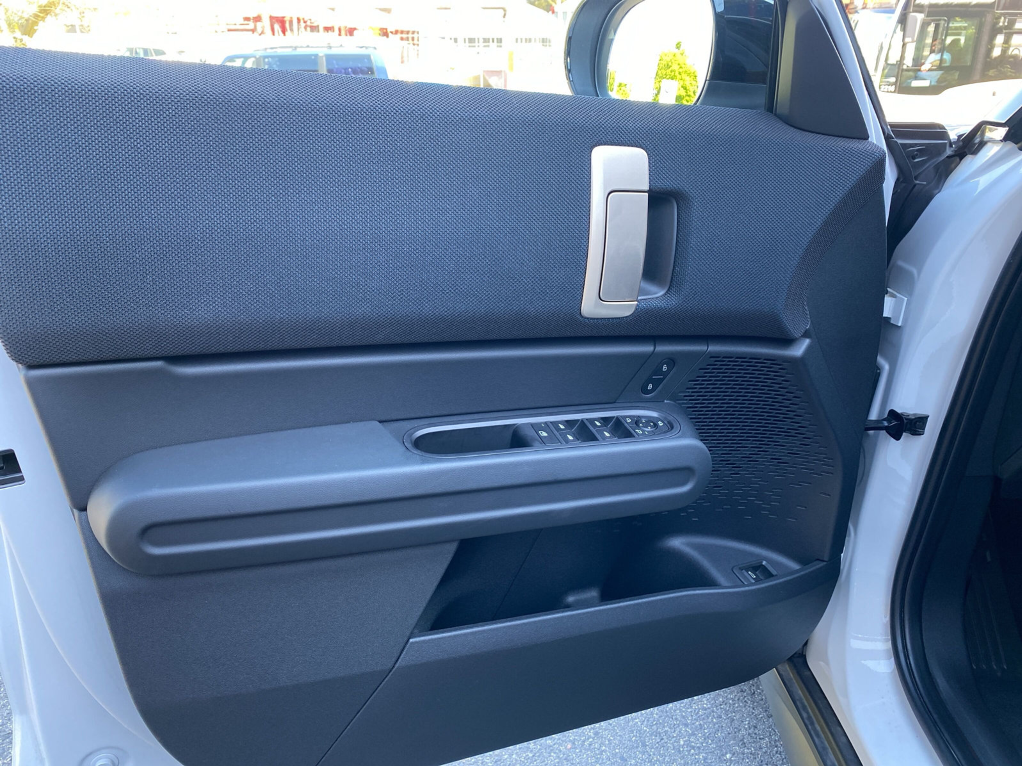 listing desktop thumbnail image 14