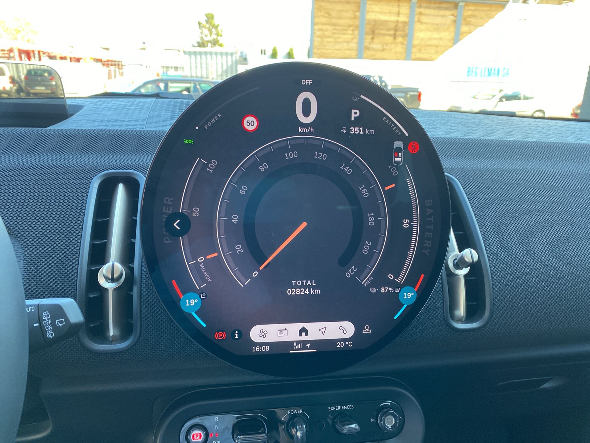 listing desktop thumbnail image 11