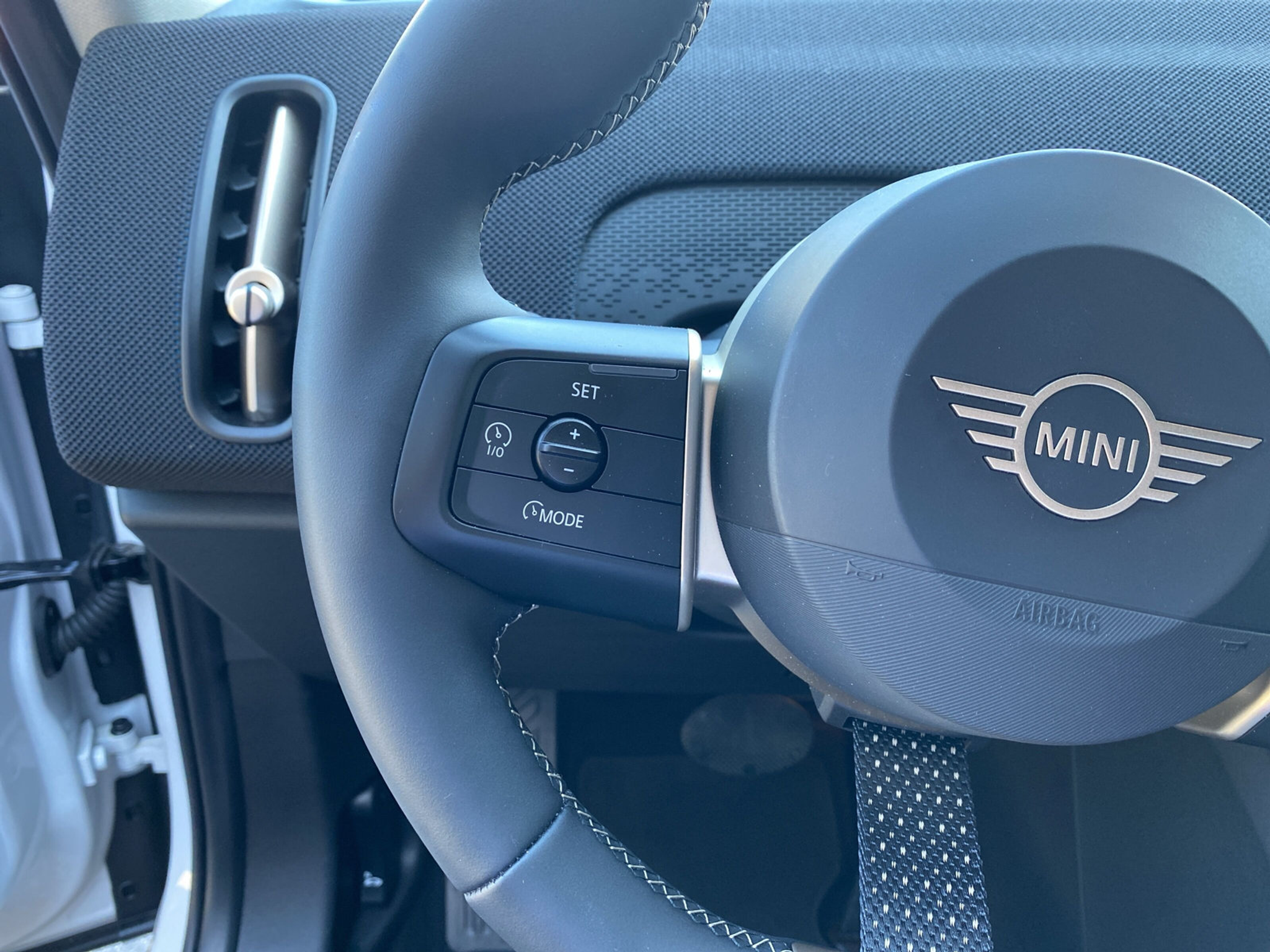 listing desktop thumbnail image 12