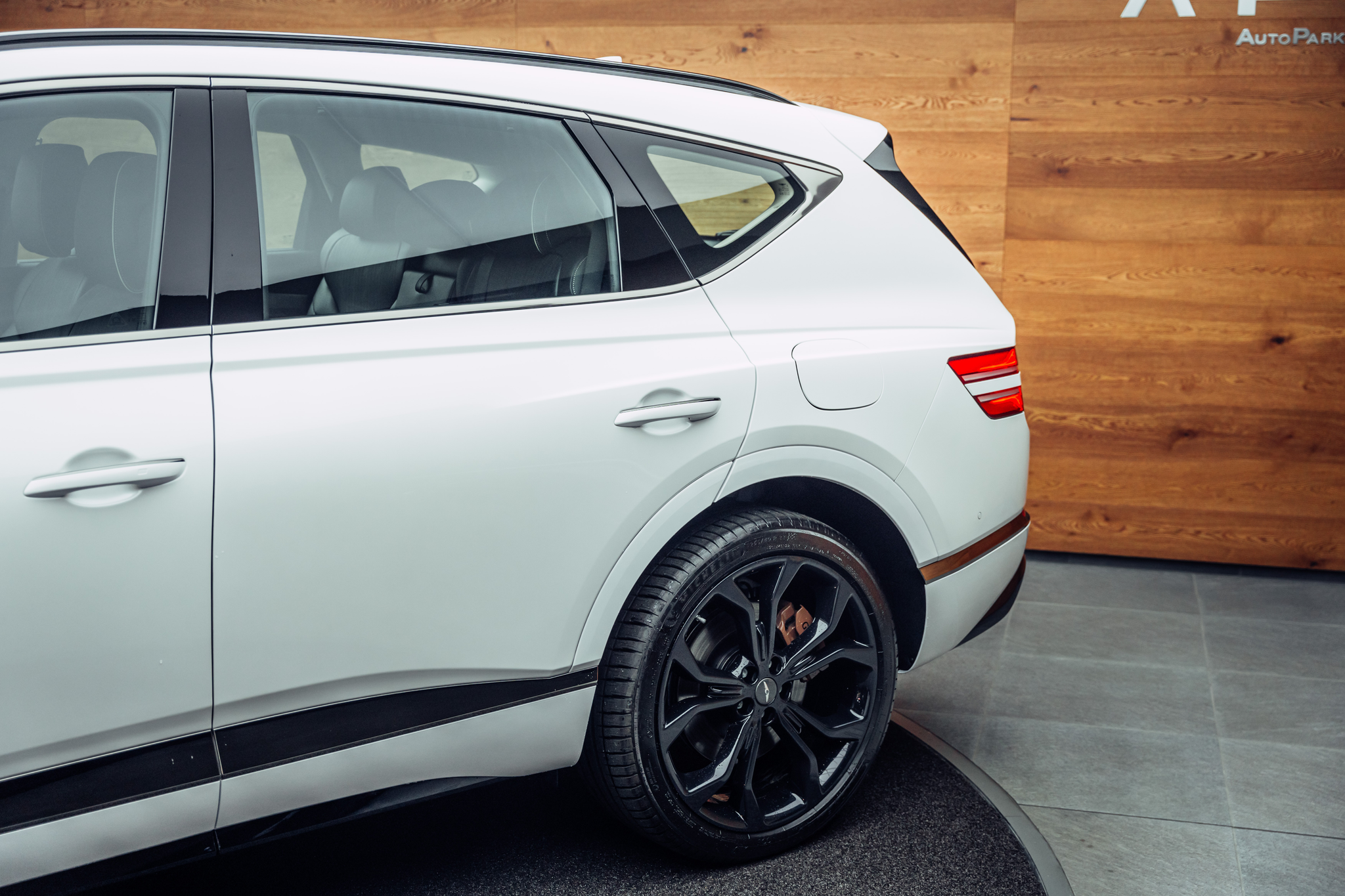 listing desktop thumbnail image 18