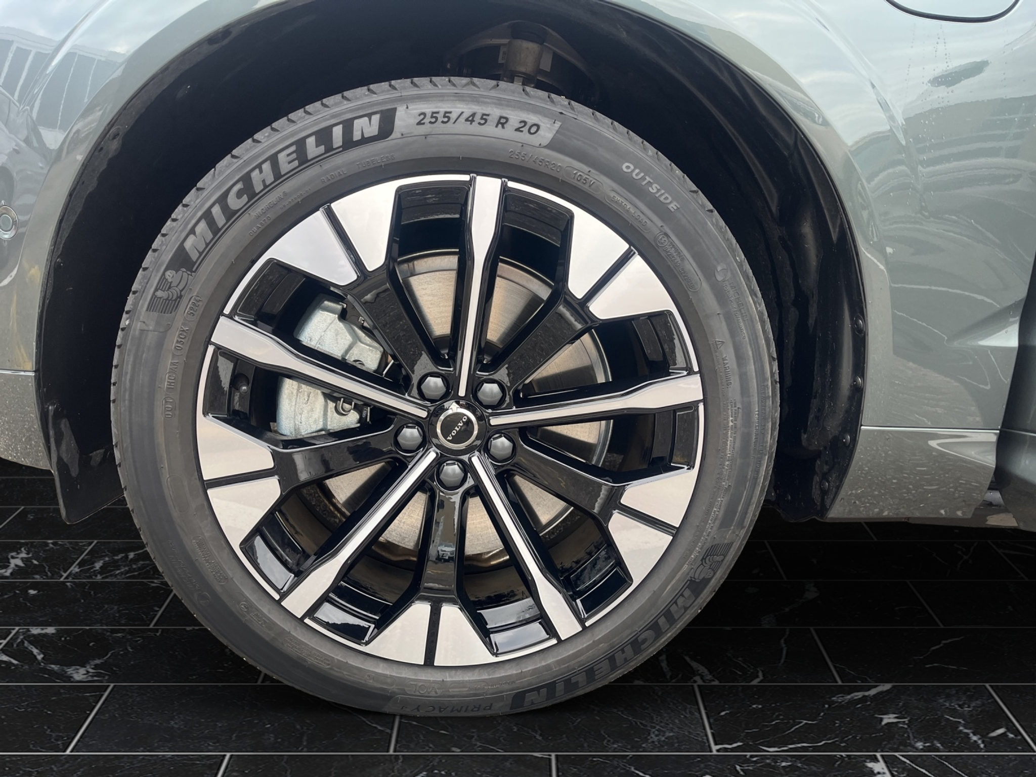 listing desktop thumbnail image 17