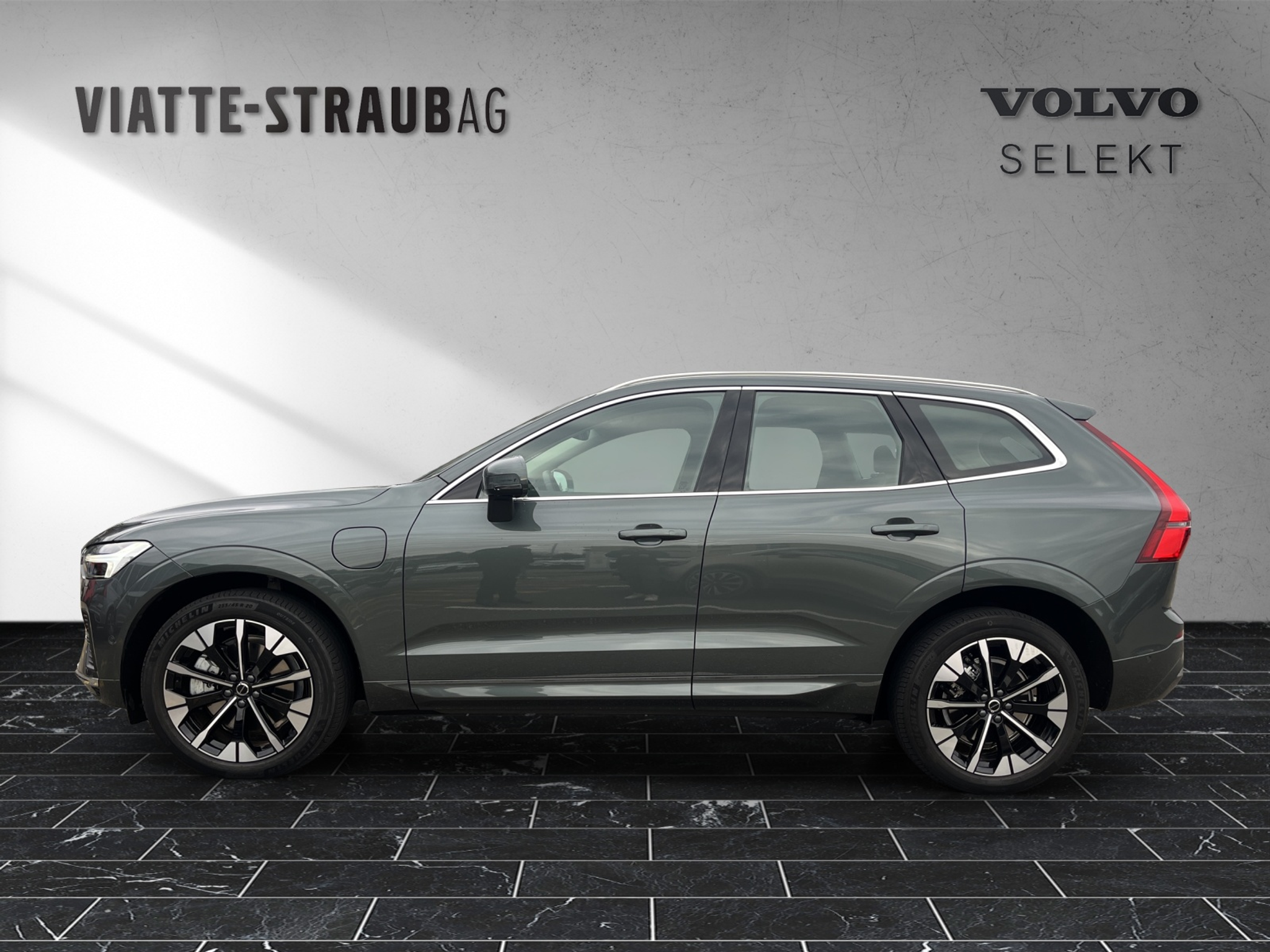 listing desktop thumbnail image 1