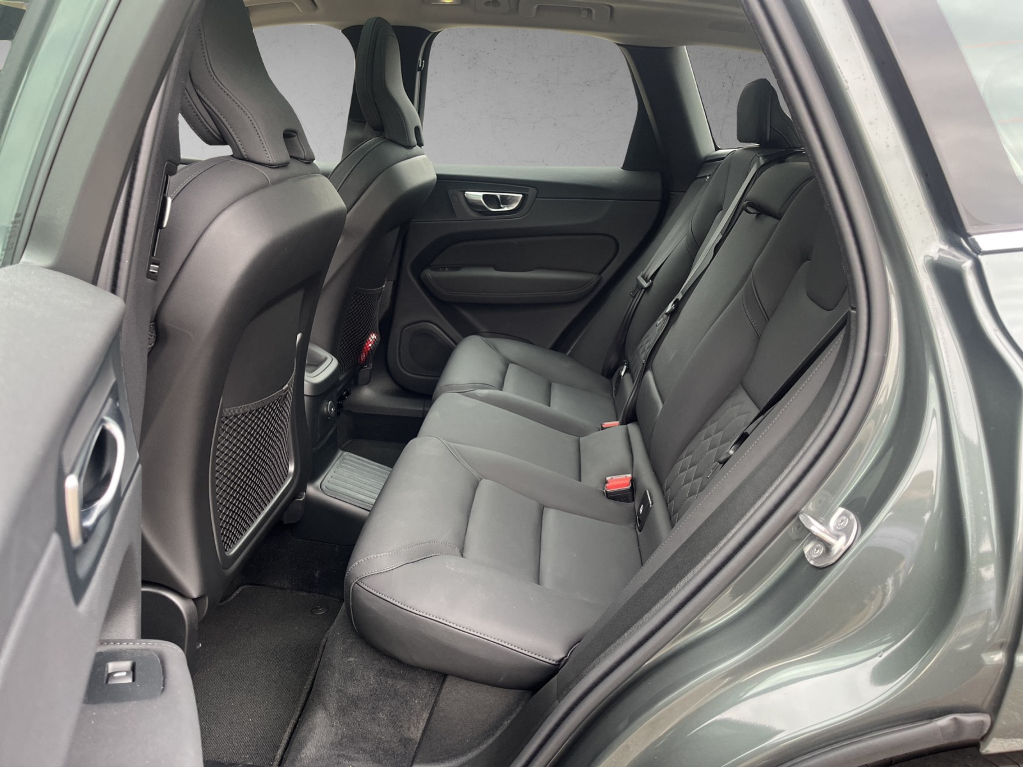 listing desktop thumbnail image 9