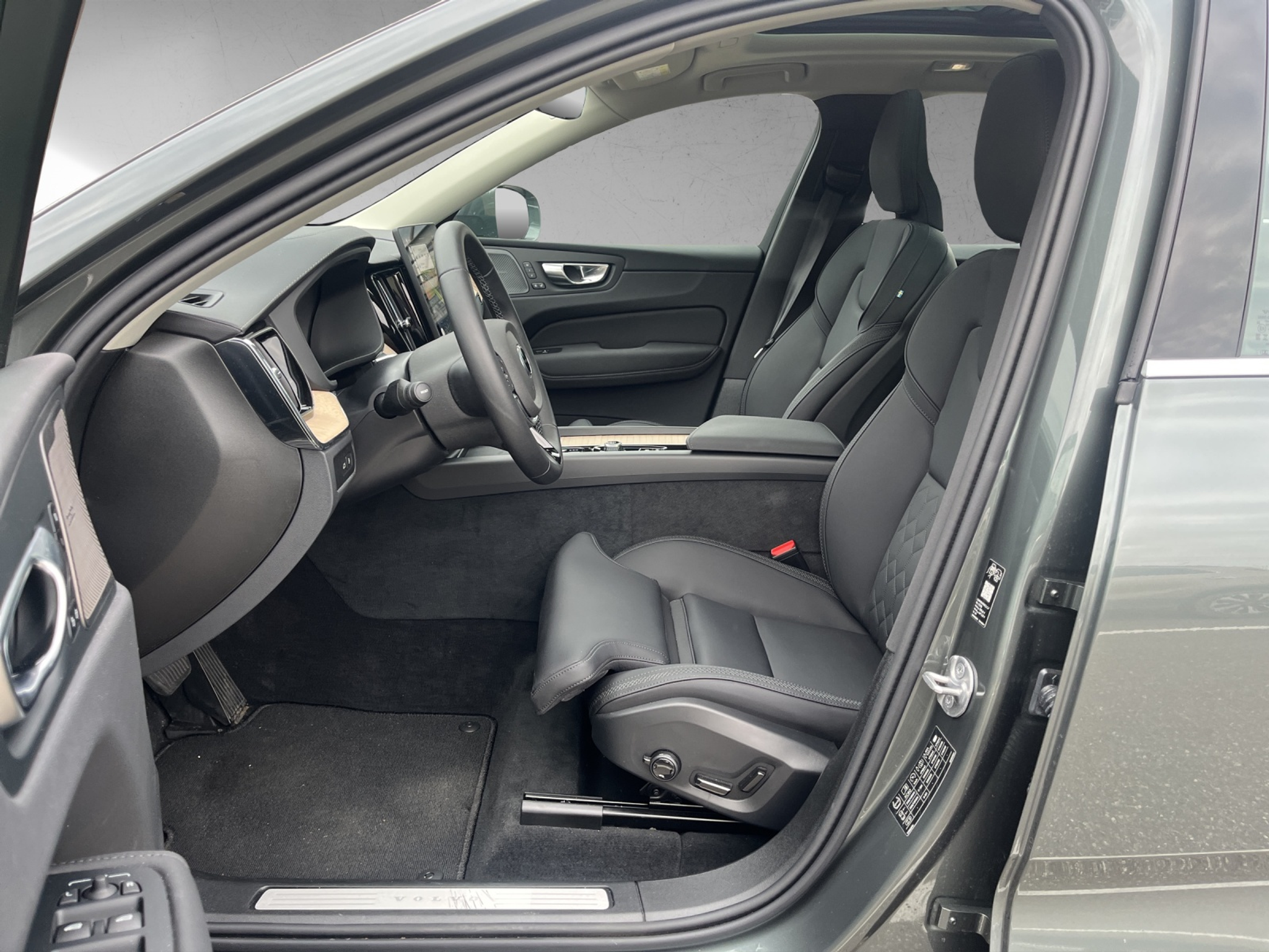 listing desktop thumbnail image 8