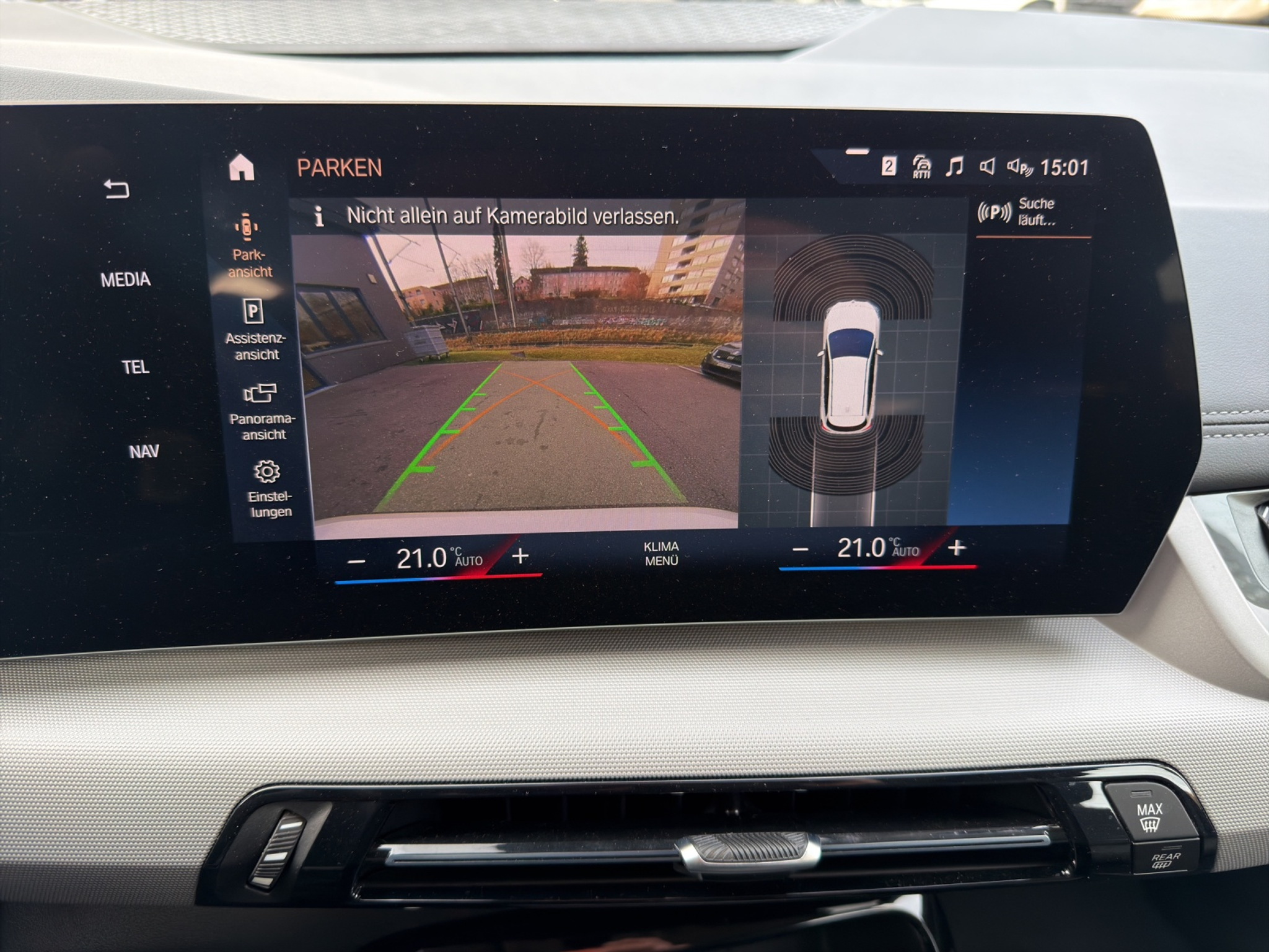 listing desktop thumbnail image 18