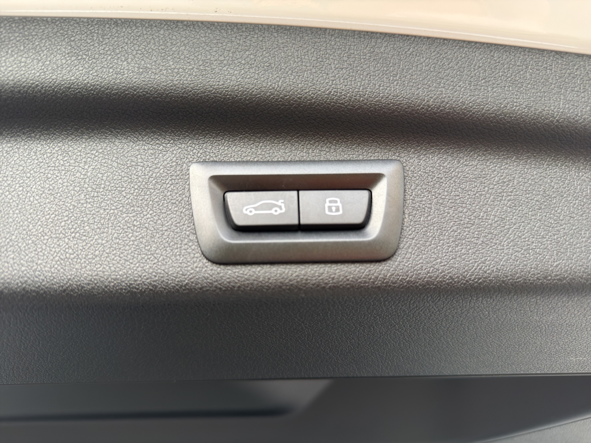 listing desktop thumbnail image 15