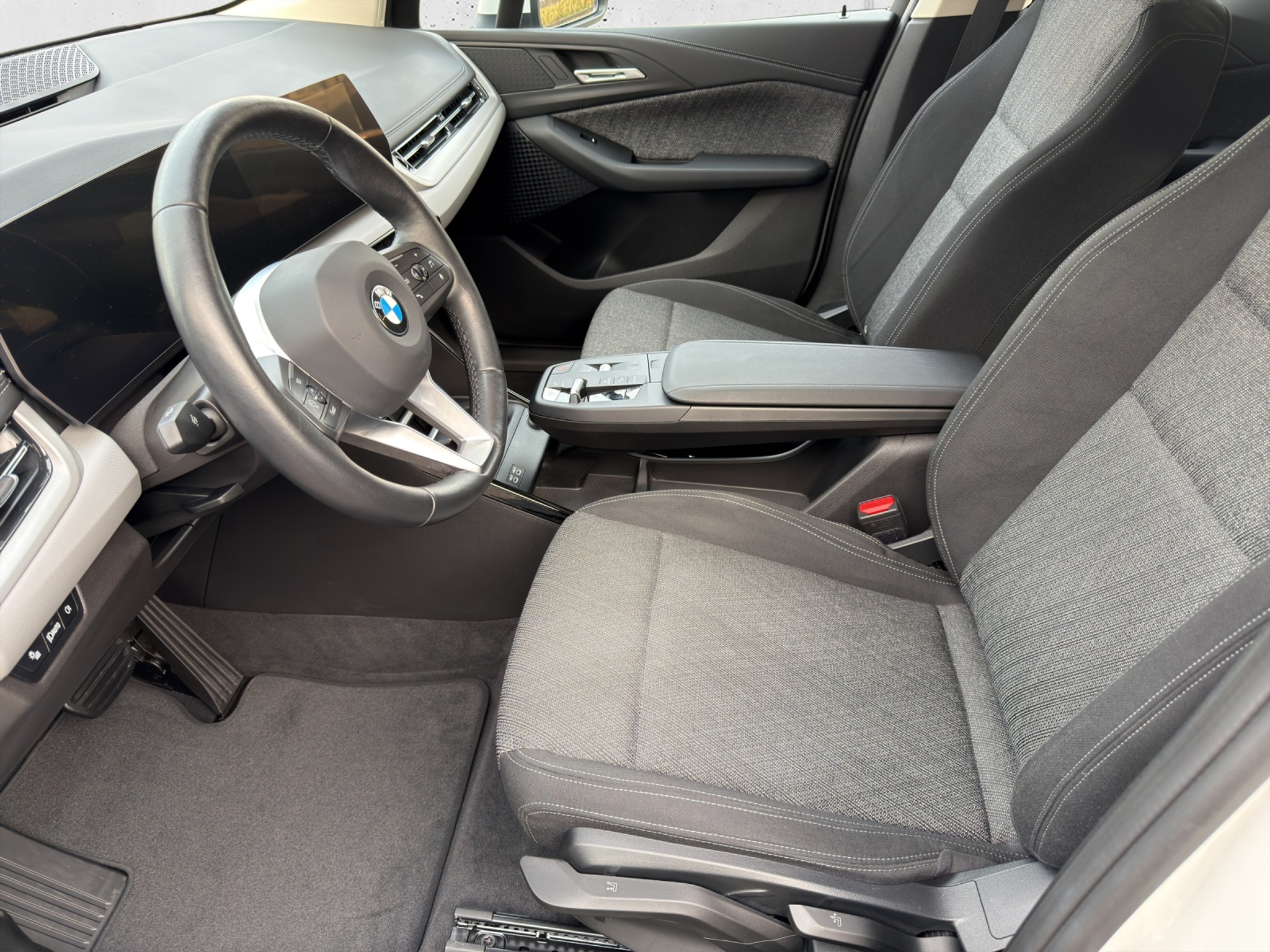 listing desktop thumbnail image 9