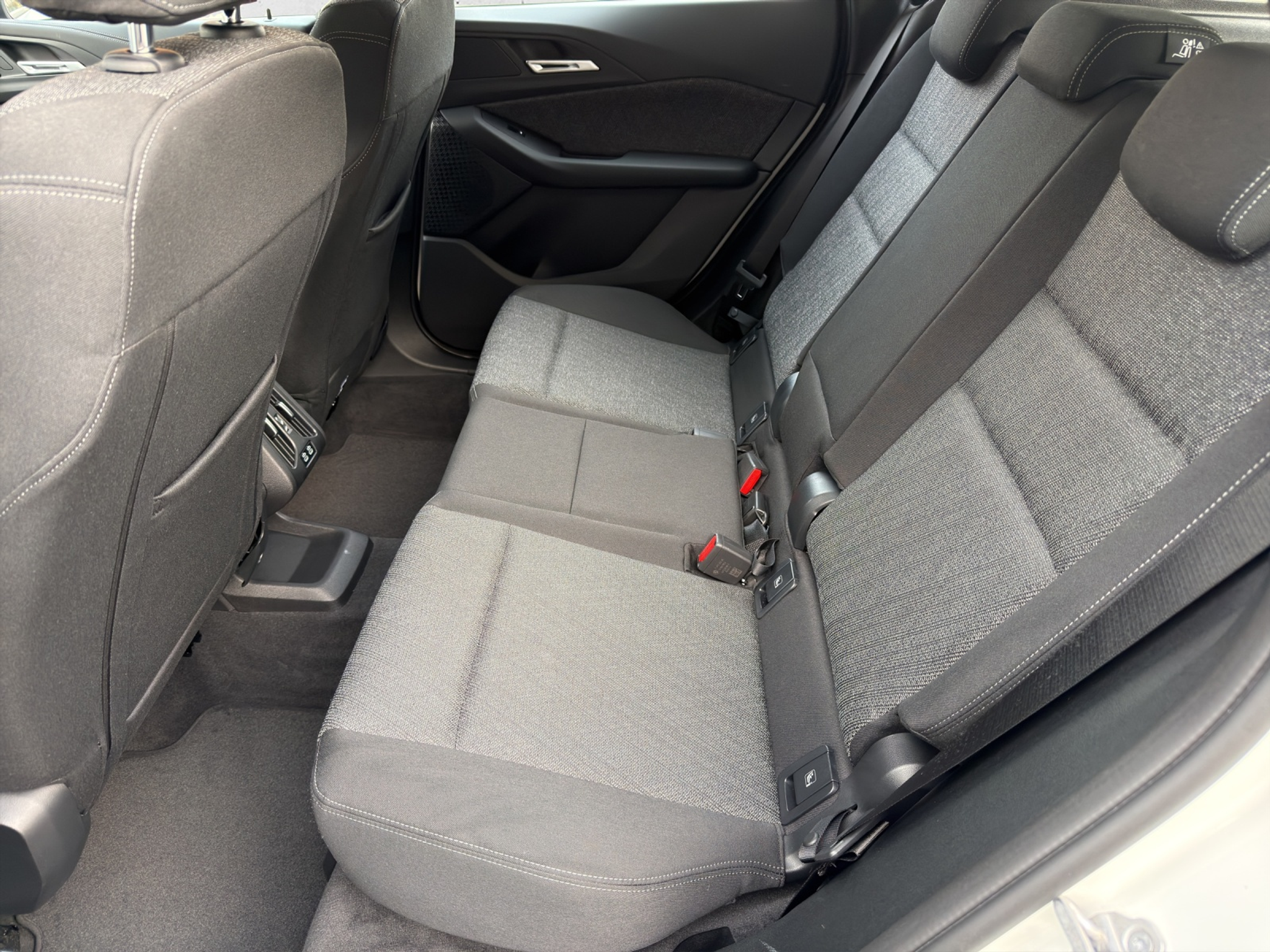 listing desktop thumbnail image 10