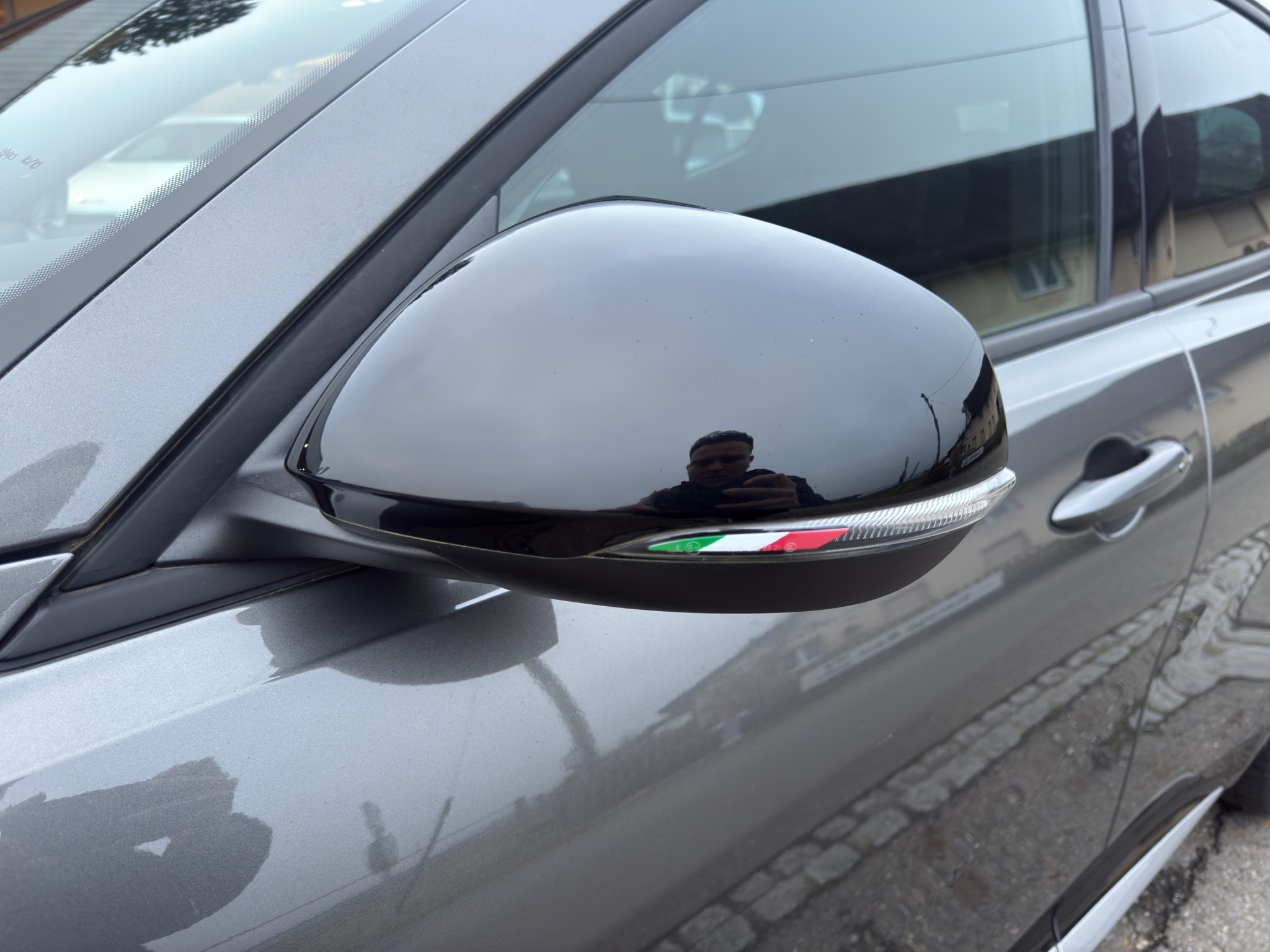 listing desktop thumbnail image 22