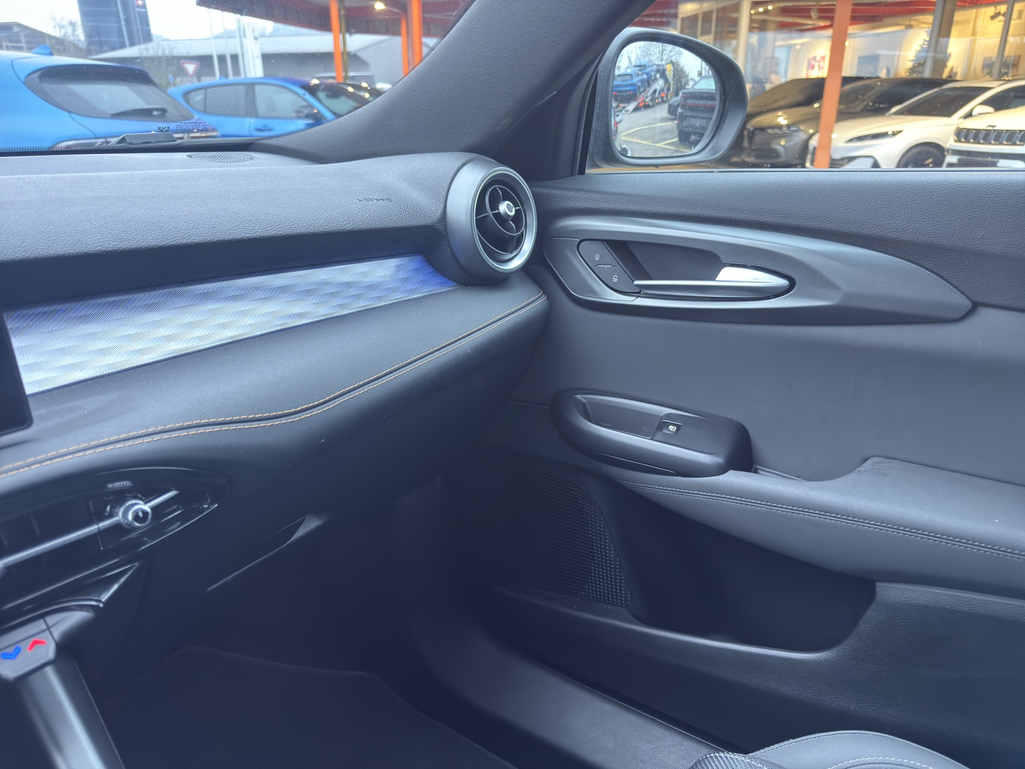 listing desktop thumbnail image 24