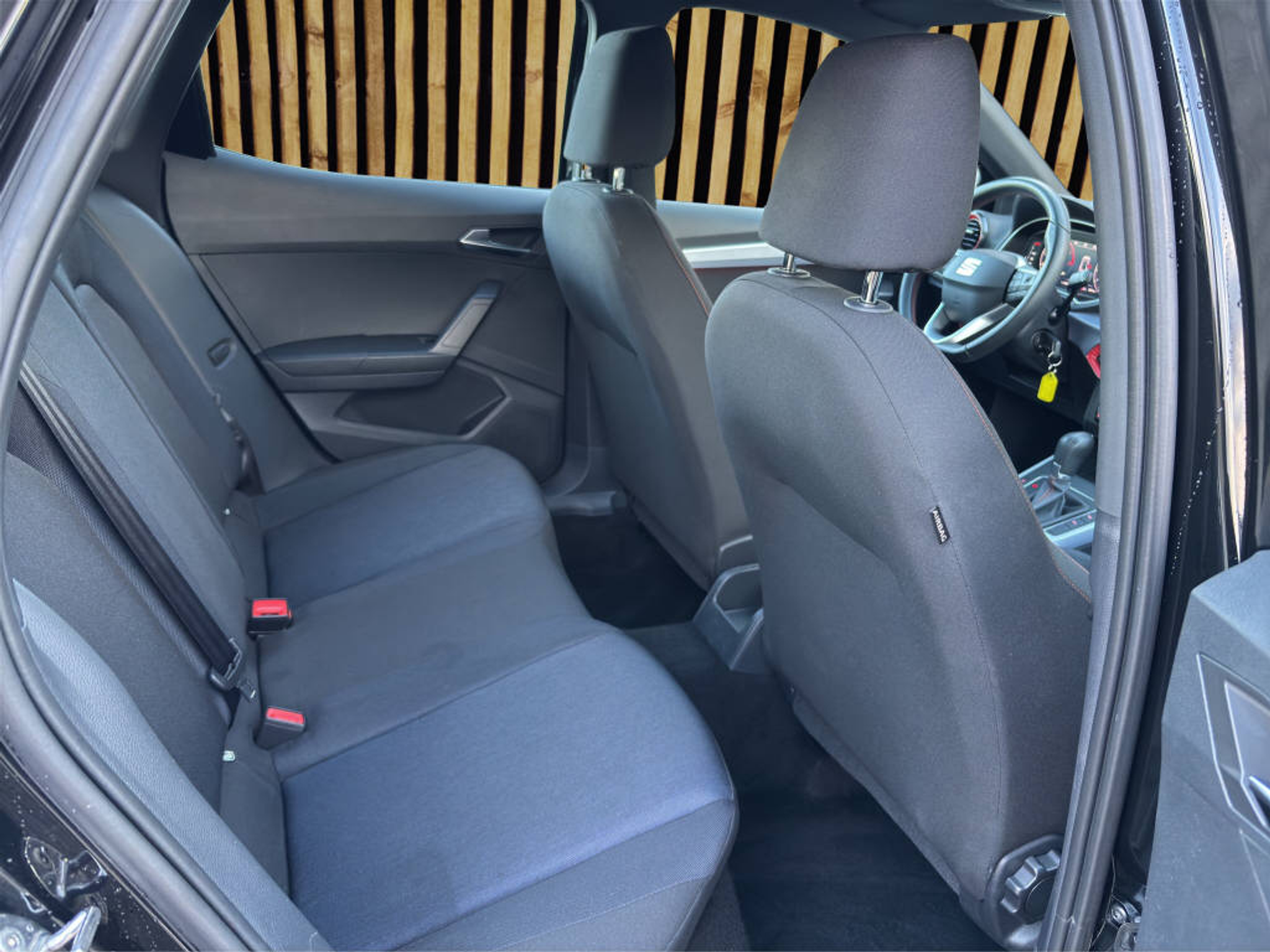 listing desktop thumbnail image 4