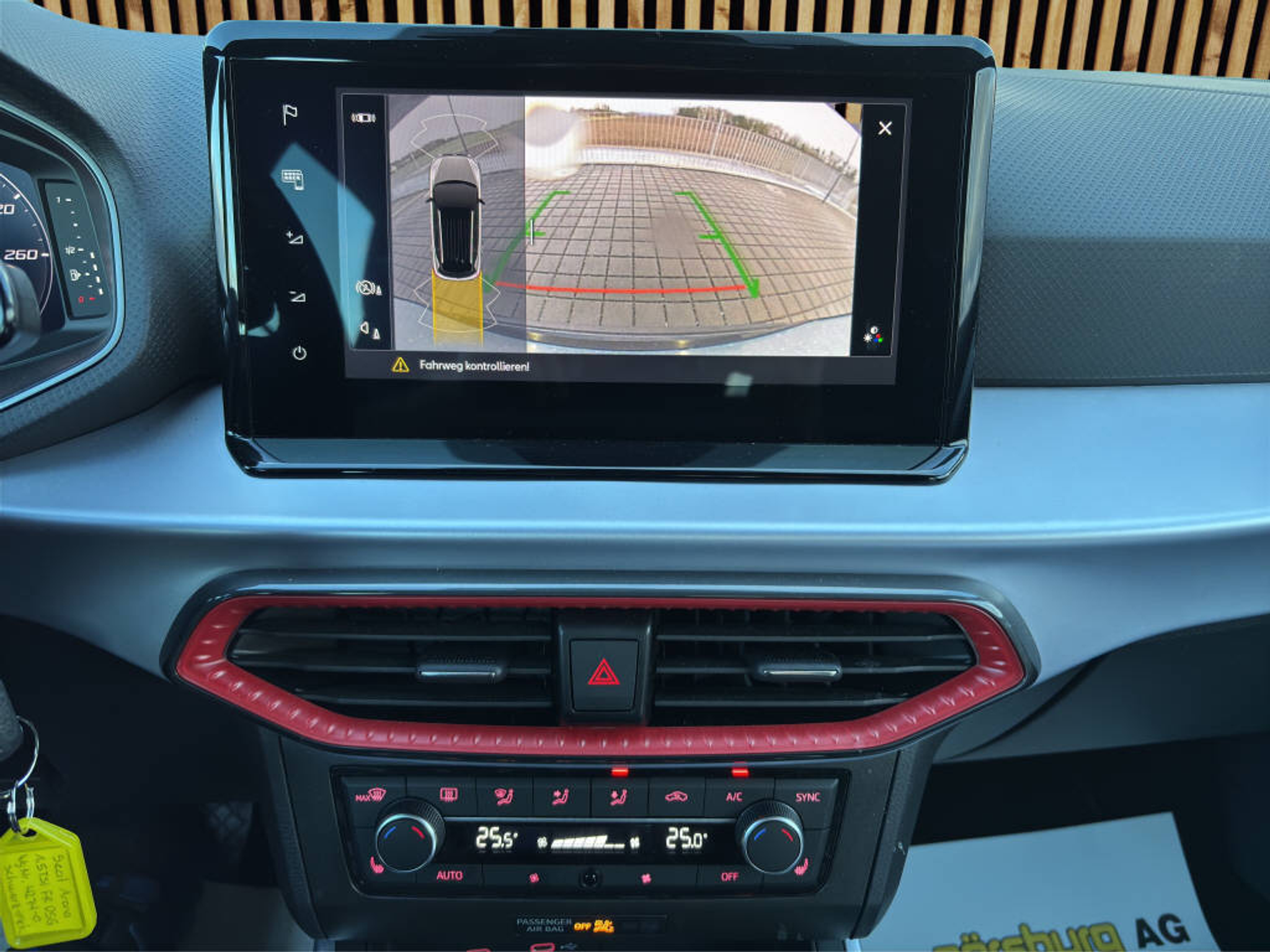 listing desktop thumbnail image 9