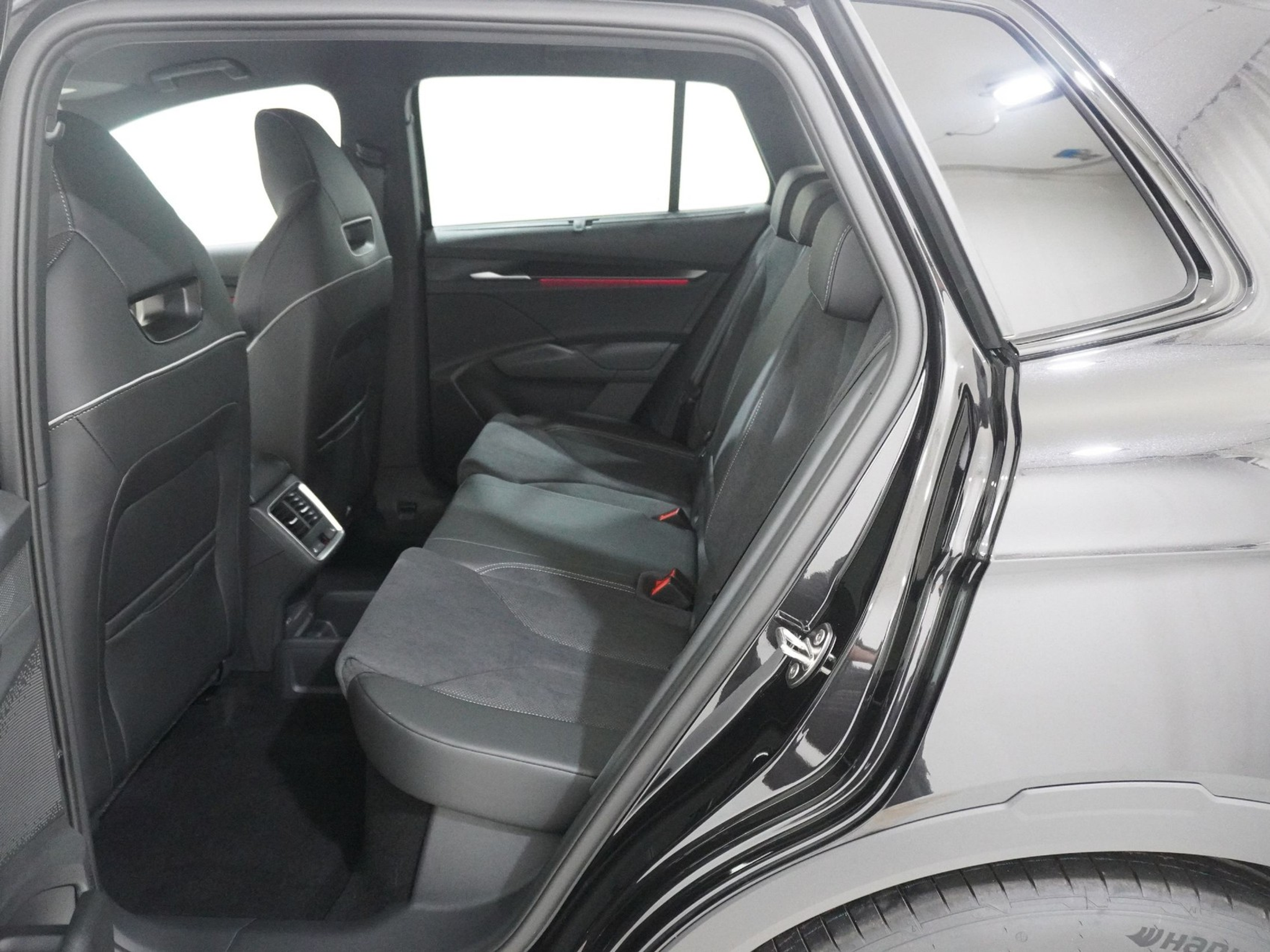 listing desktop thumbnail image 10