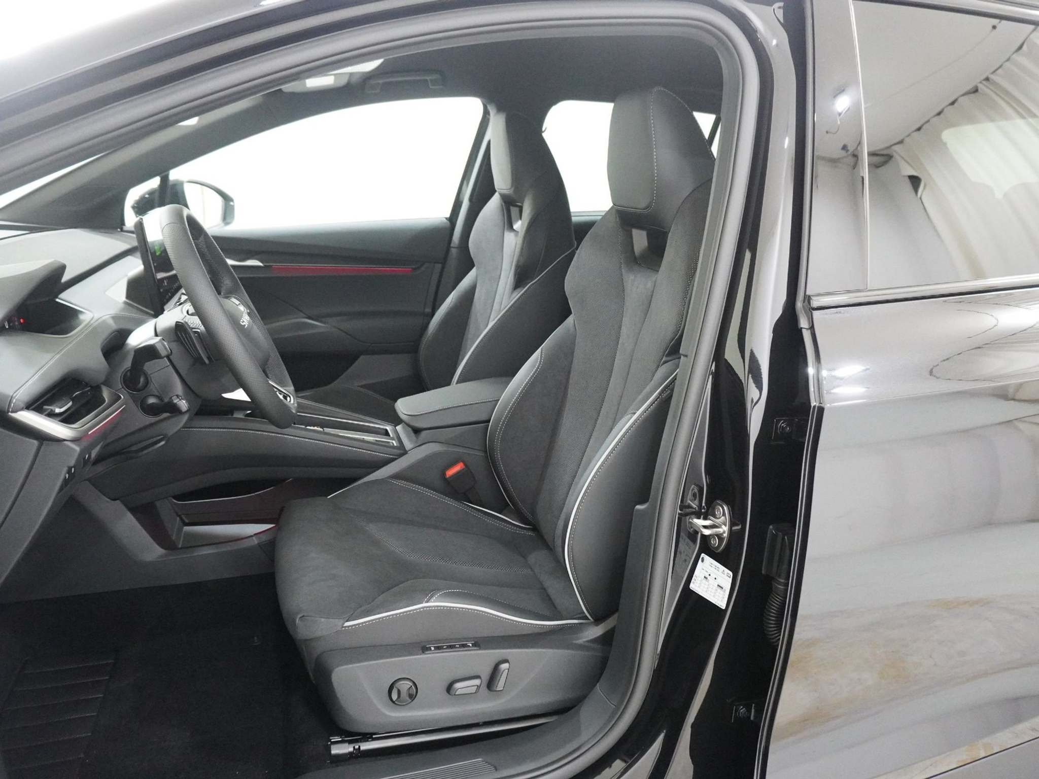 listing desktop thumbnail image 7